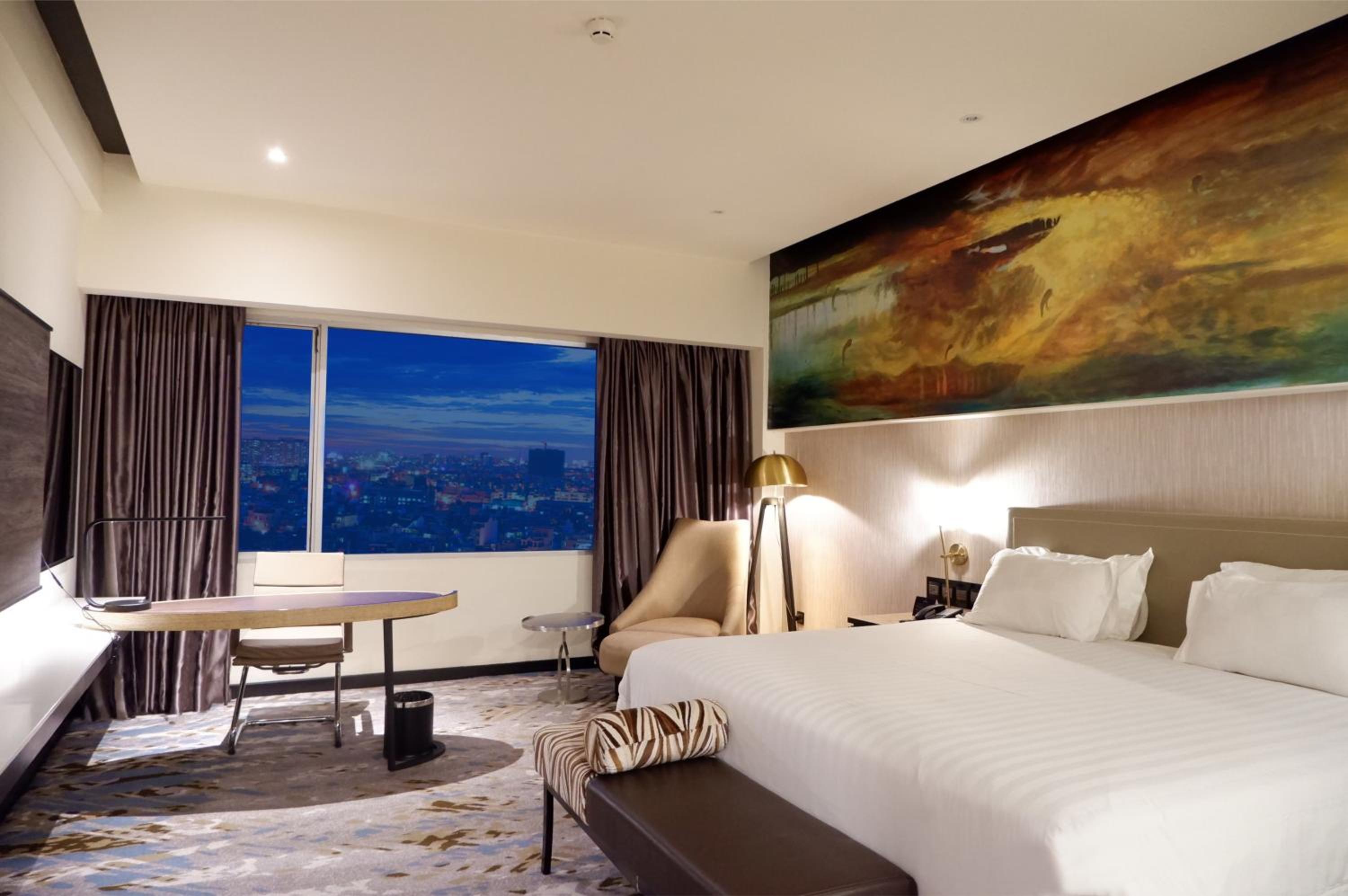 Premier King Room - Photo 6