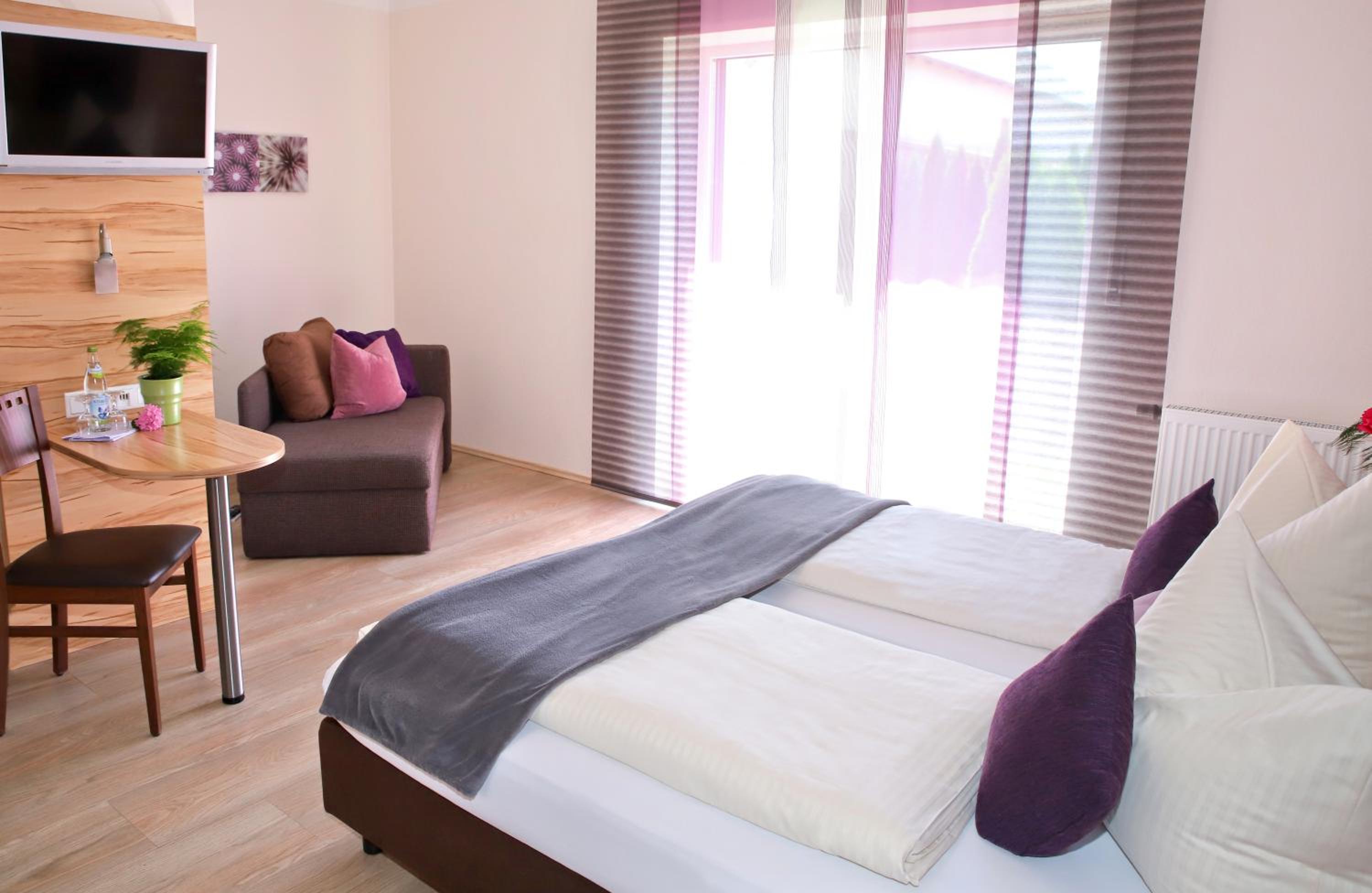 Deluxe Double or Twin Room - Photo 4