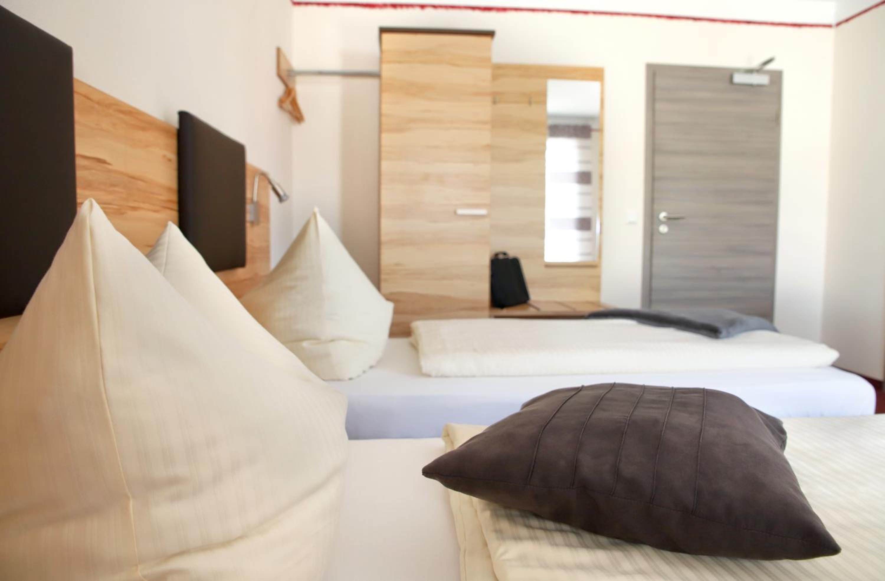Double or Twin Room - Photo 7