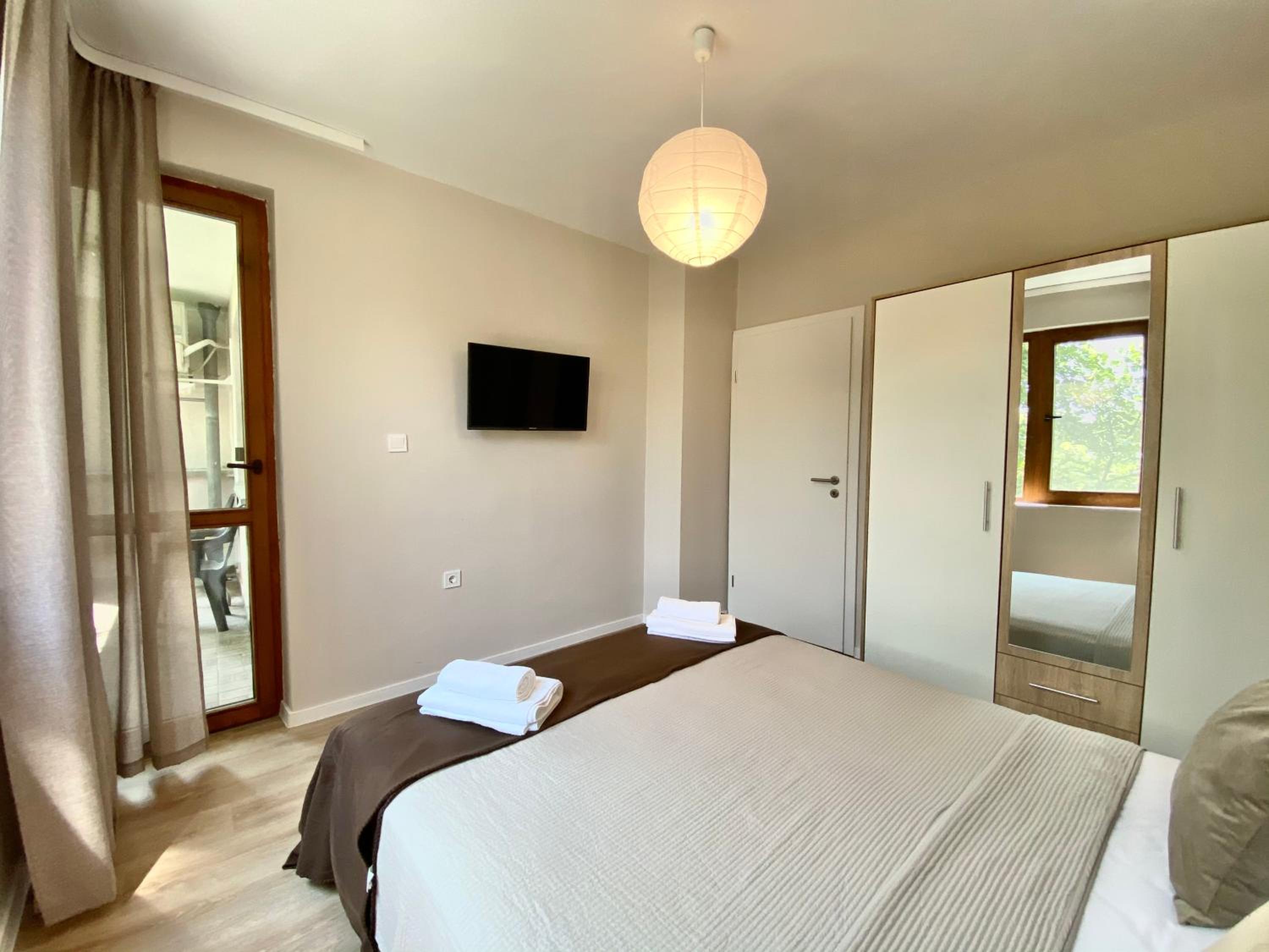 One-Bedroom Apartment - Photo 14