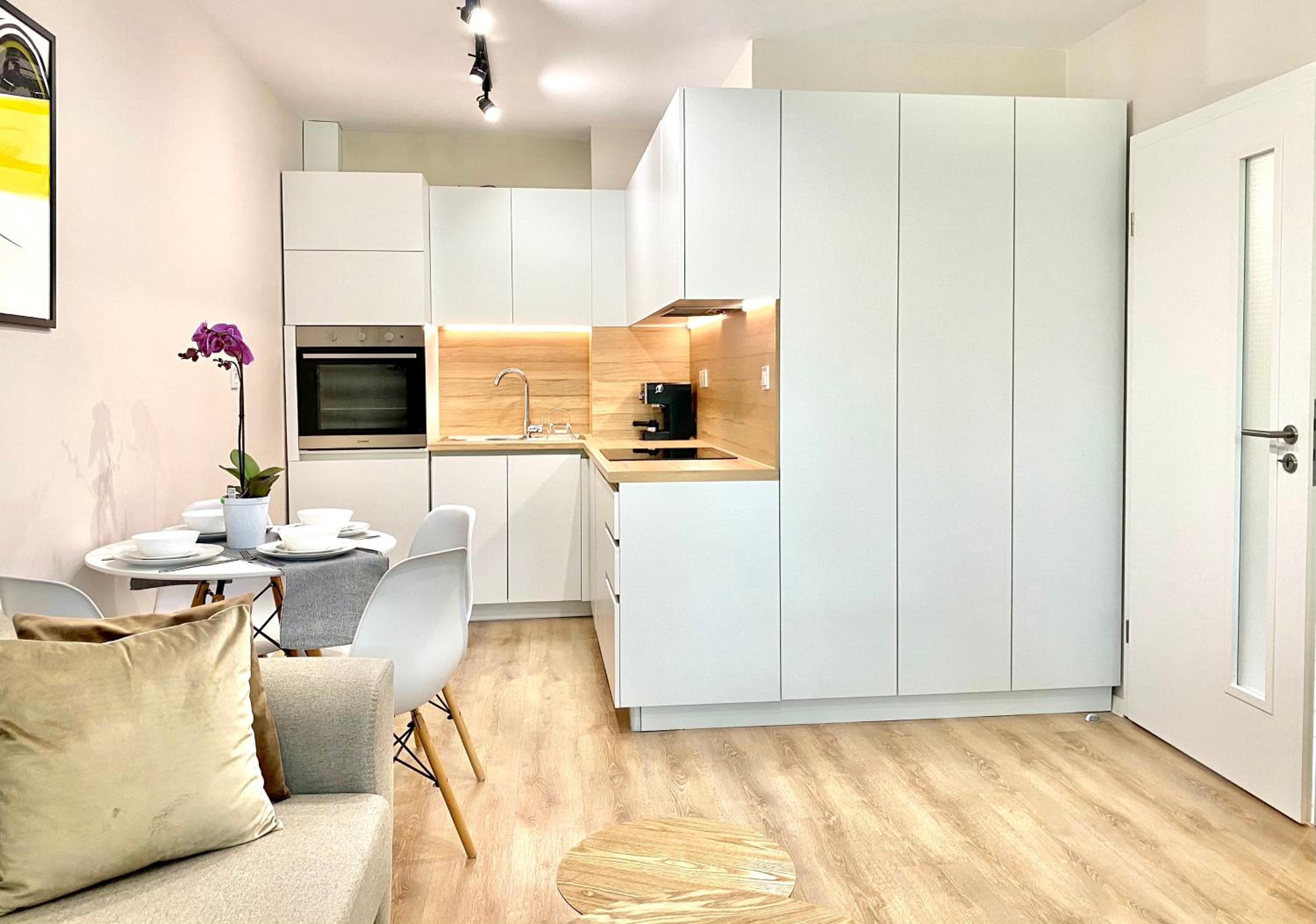 One-Bedroom Apartment - Photo 35