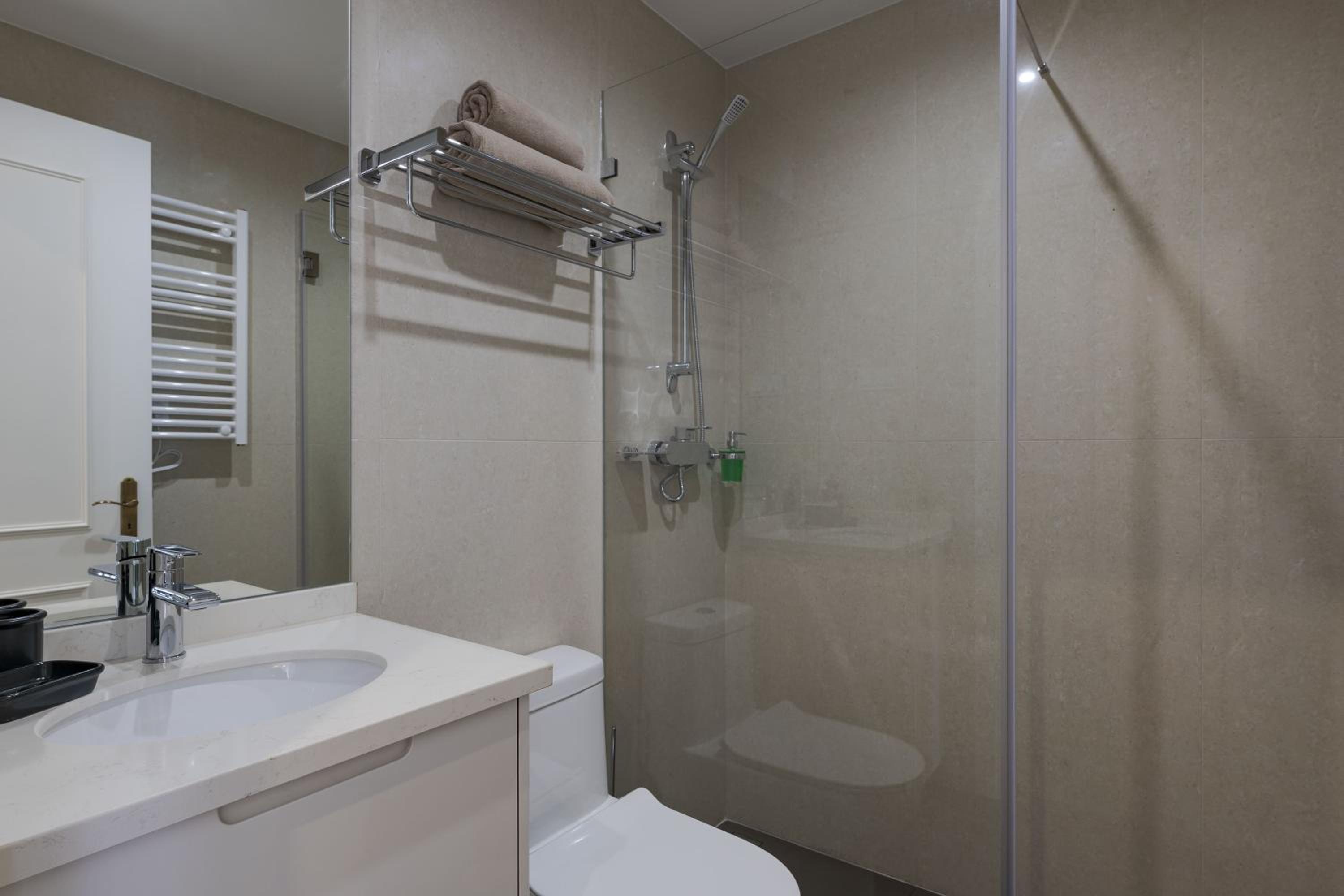 Studio Apartment
