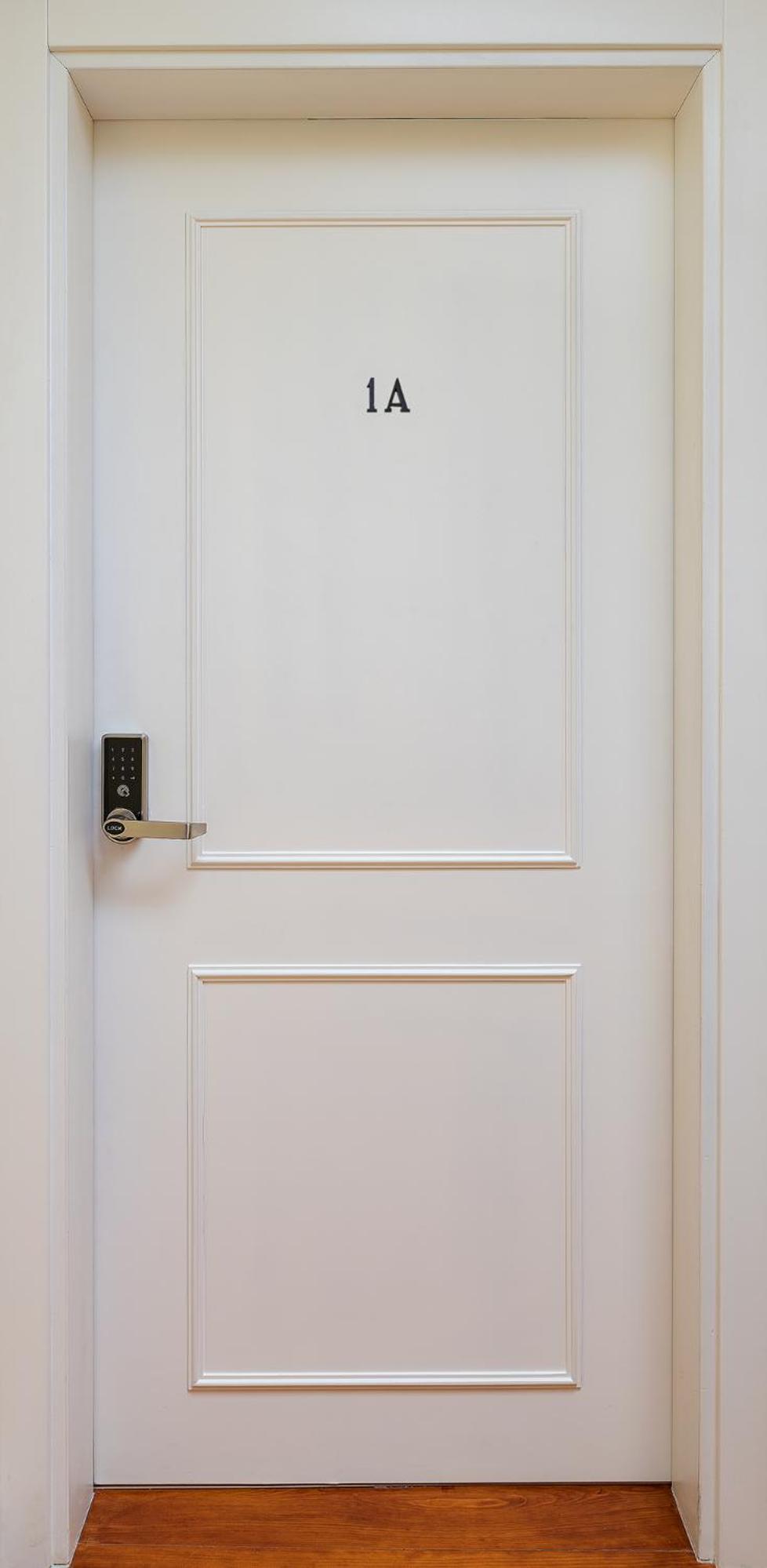 One-Bedroom Apartment thumbnail 6