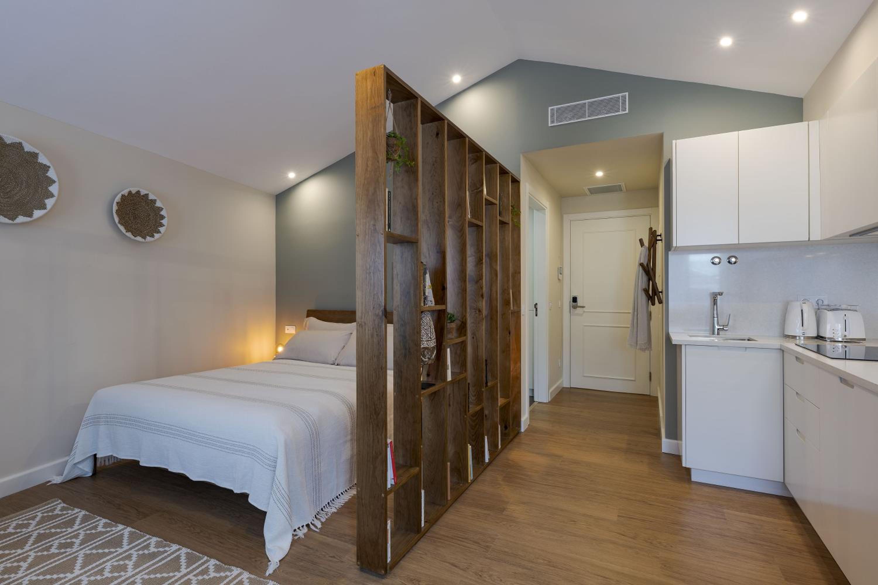 Studio Apartment