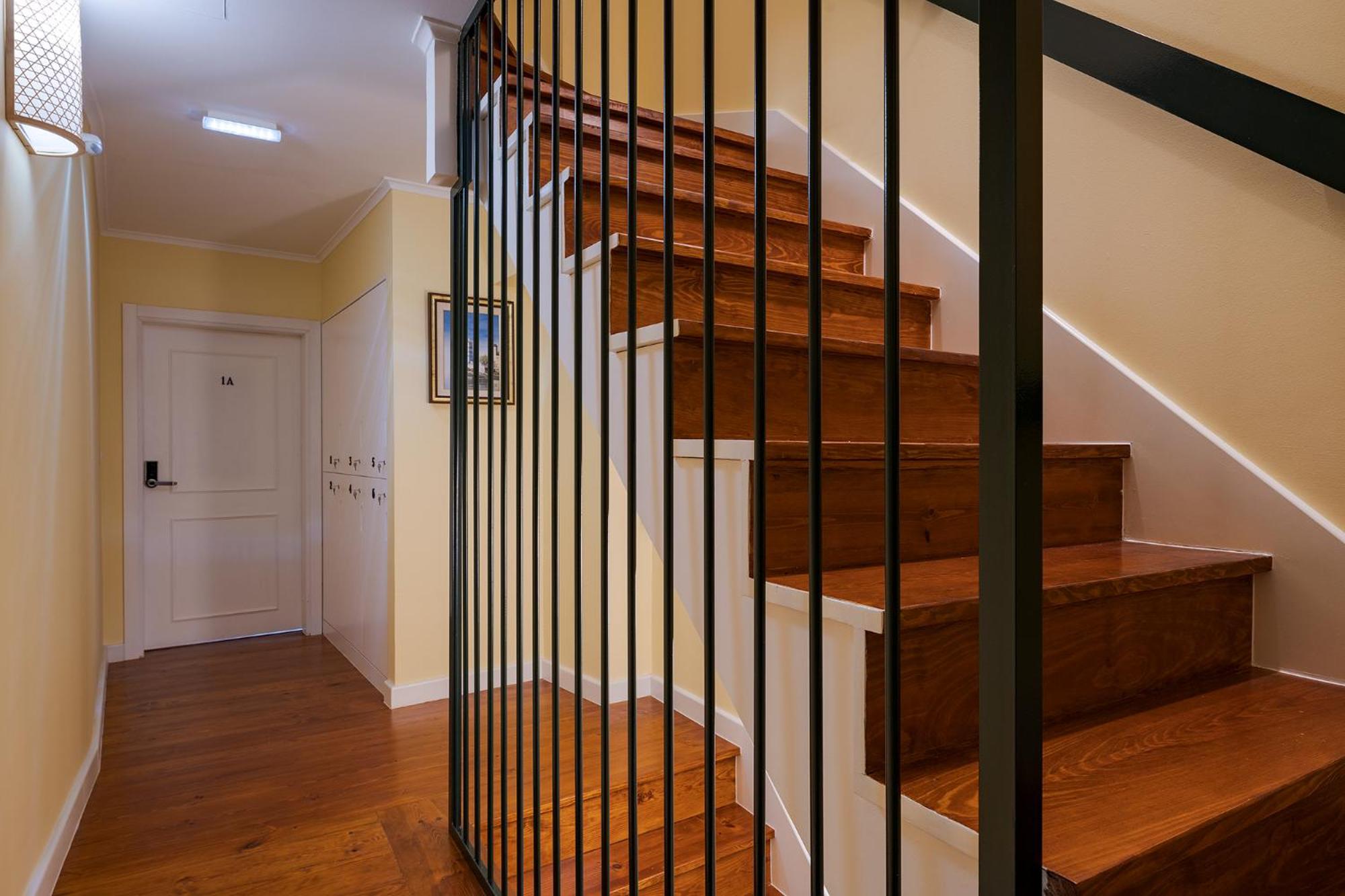 Studio Apartment thumbnail 6