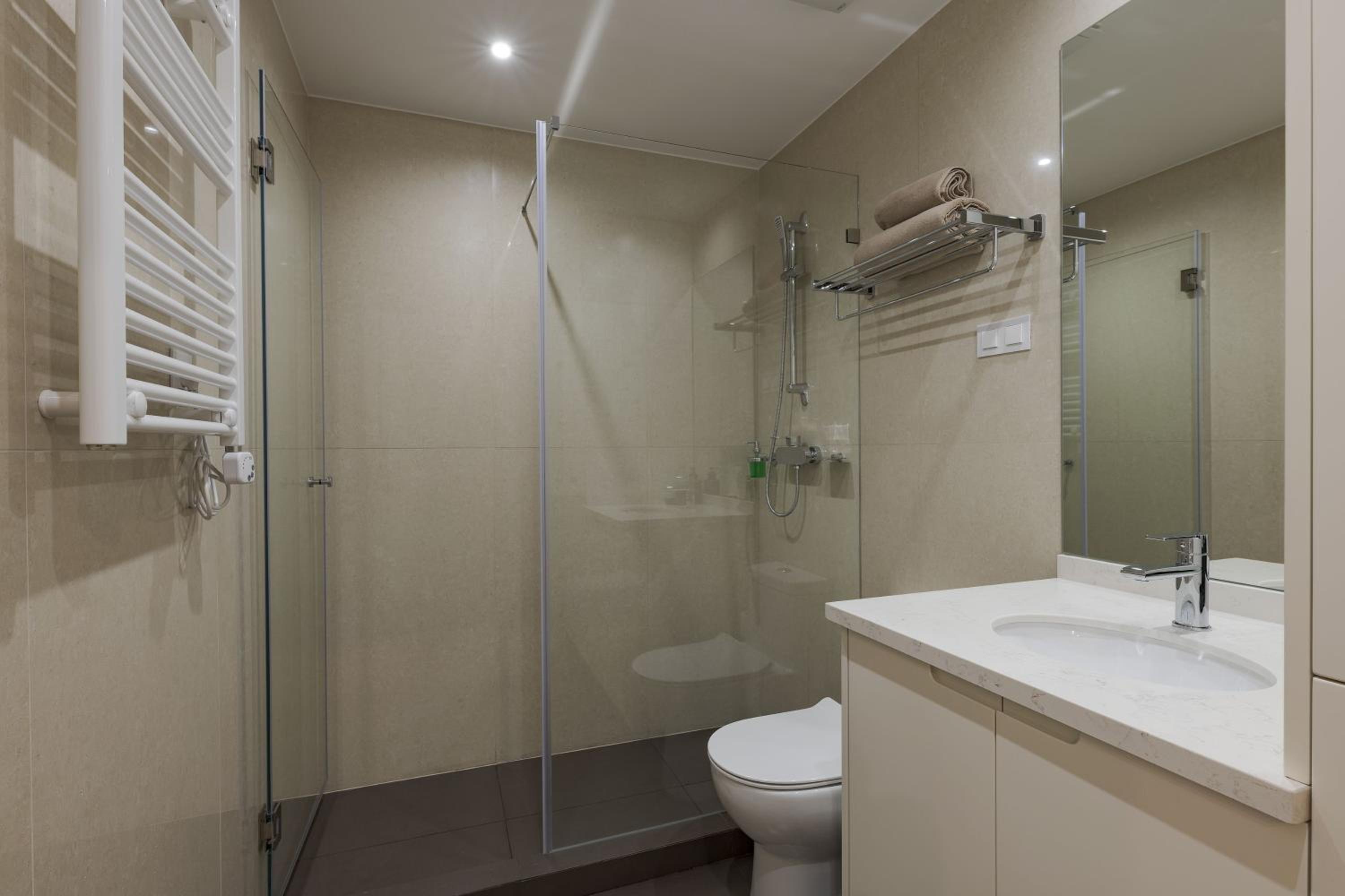 Studio Apartment - Photo 8