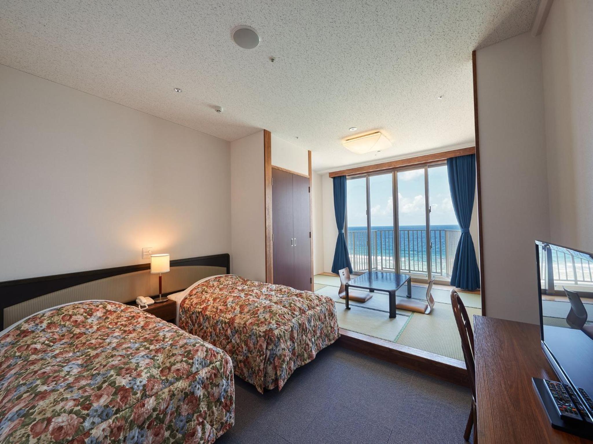 Japanese-Western room with Sea View photo 1