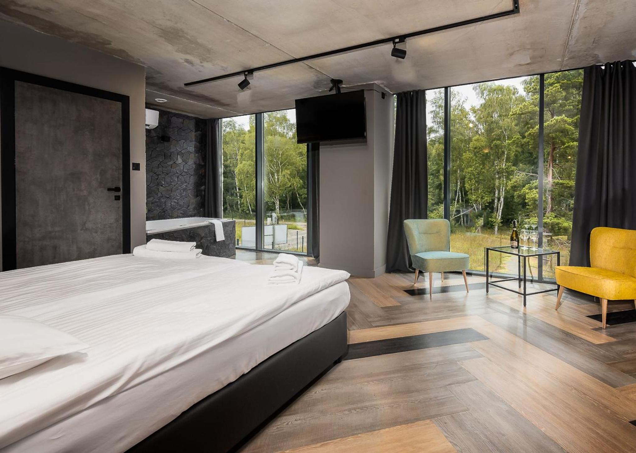 King Room with Spa Bath - Photo 3