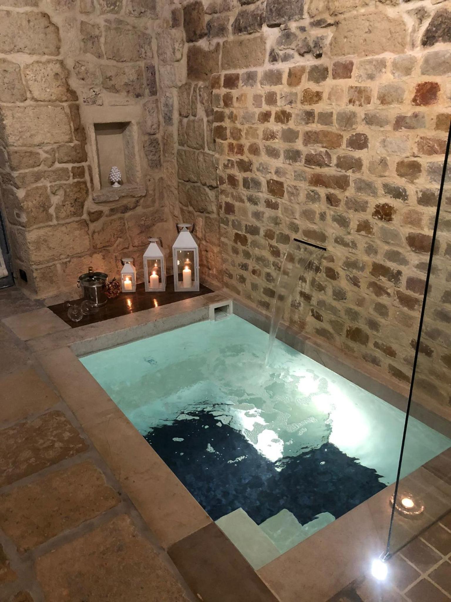 Suite with Private Pool - Photo 3