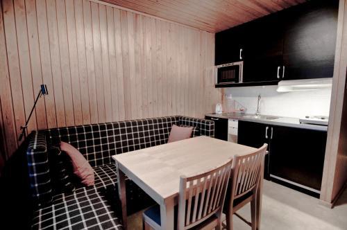 Chalet (5 Adults) photo 3