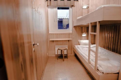 Chalet (5 Adults) photo 2