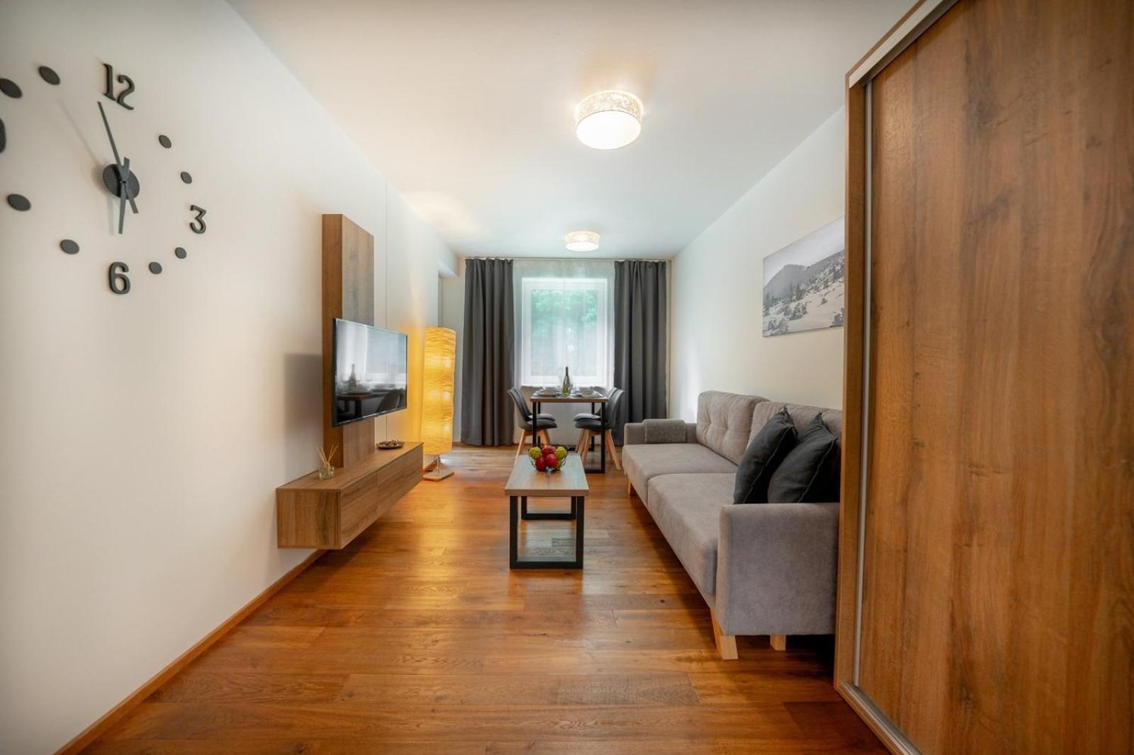 One-Bedroom Apartment with Balcony