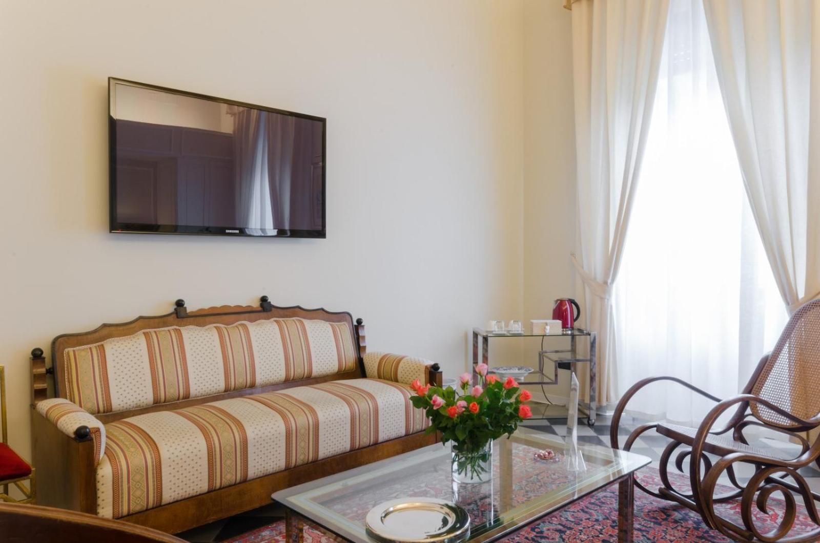 Deluxe Double or Twin Room photo 3