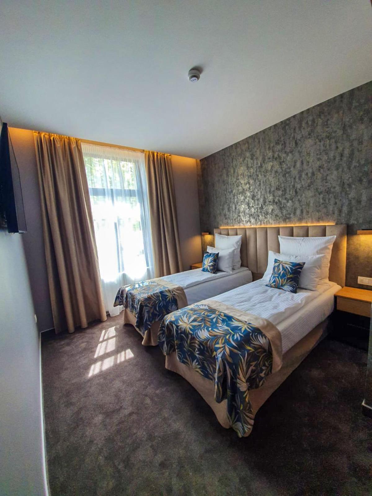 Standard Double Room - Photo 14