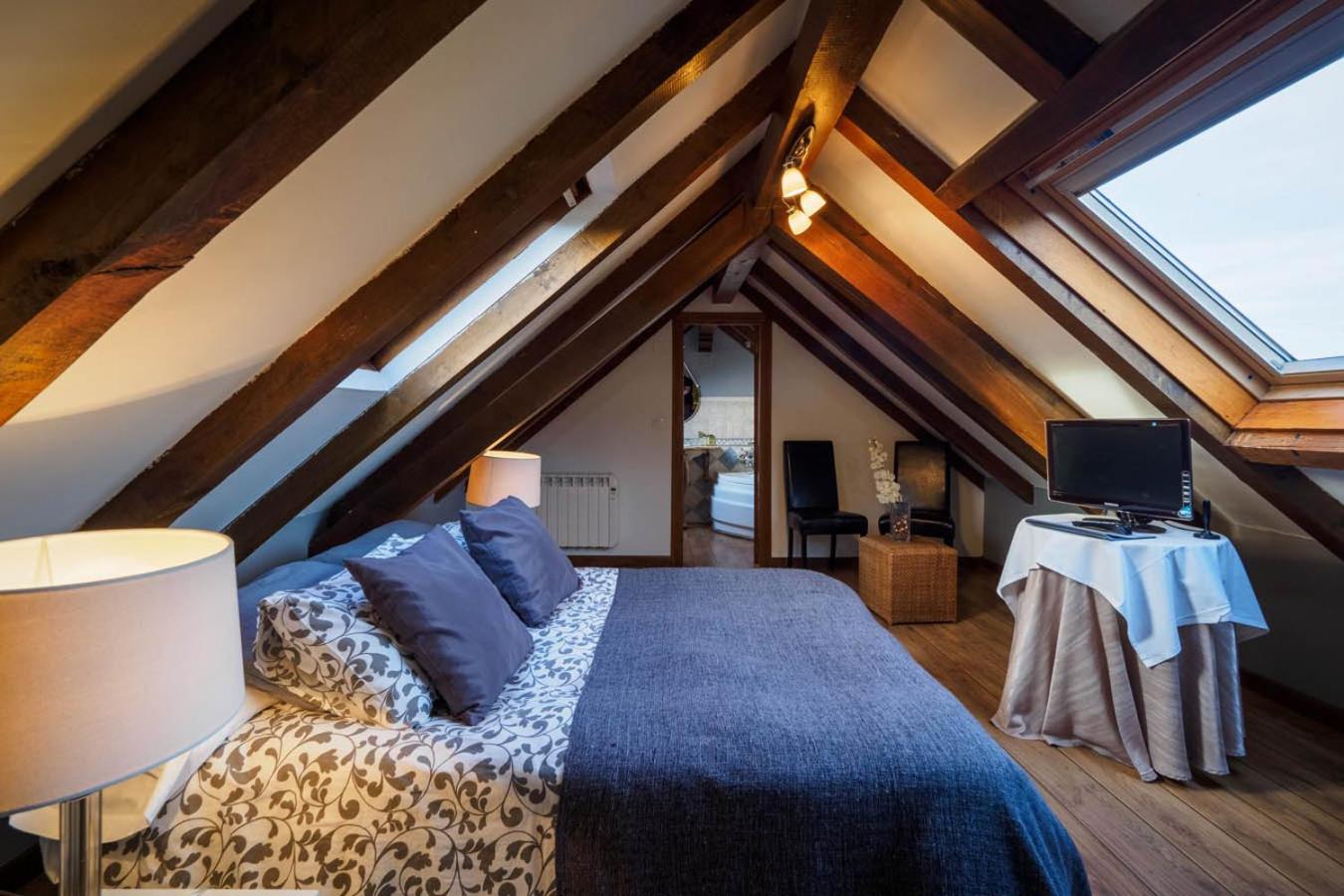 Double or Twin Room - Photo 2