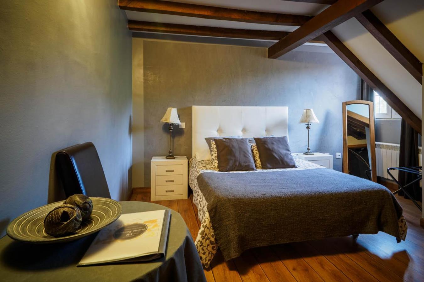Double Room with Spa Bath - Photo 5