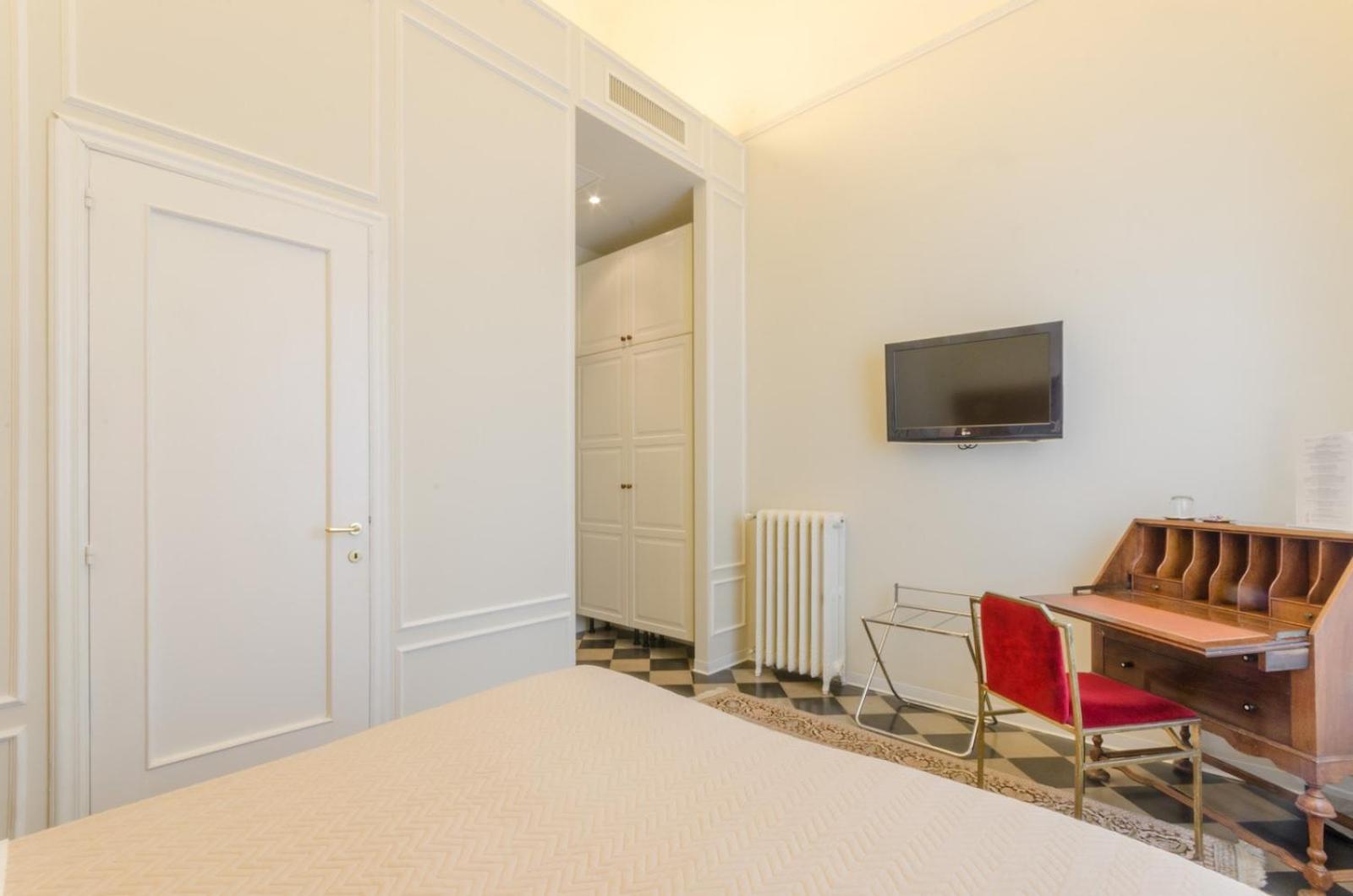 Economy Double Room photo 3