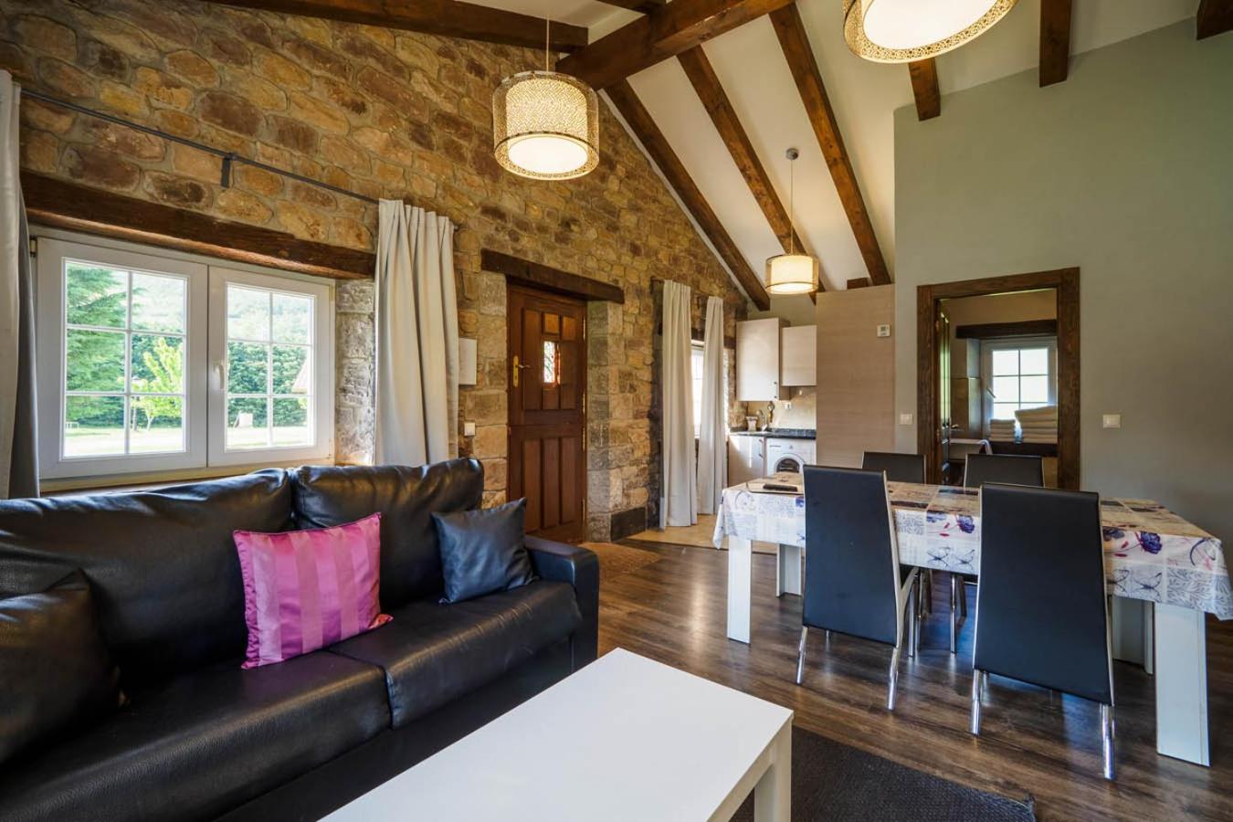 Two-Bedroom Cottage - Photo 2