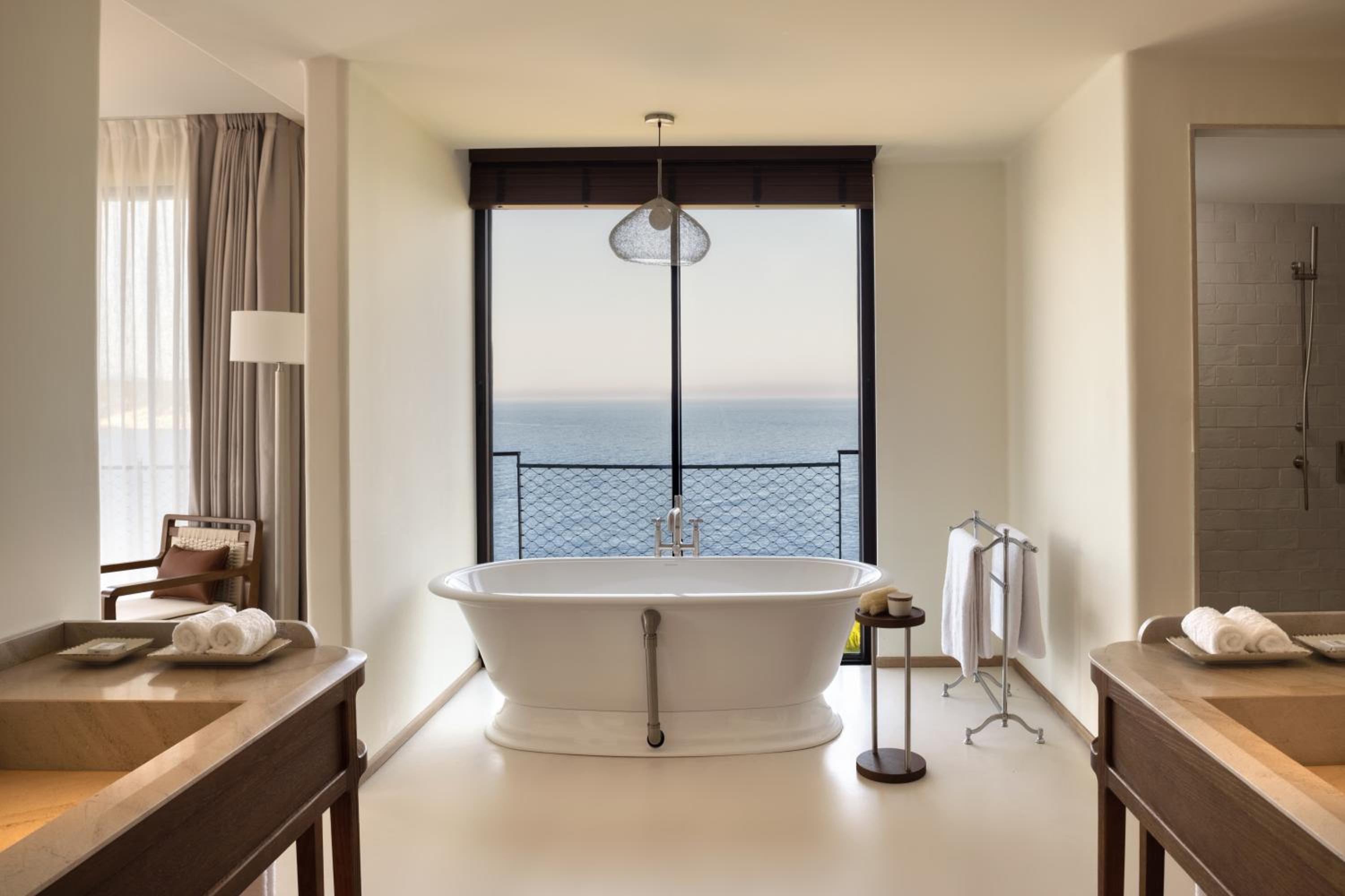 Seascape One-Bedroom Suite photo 2
