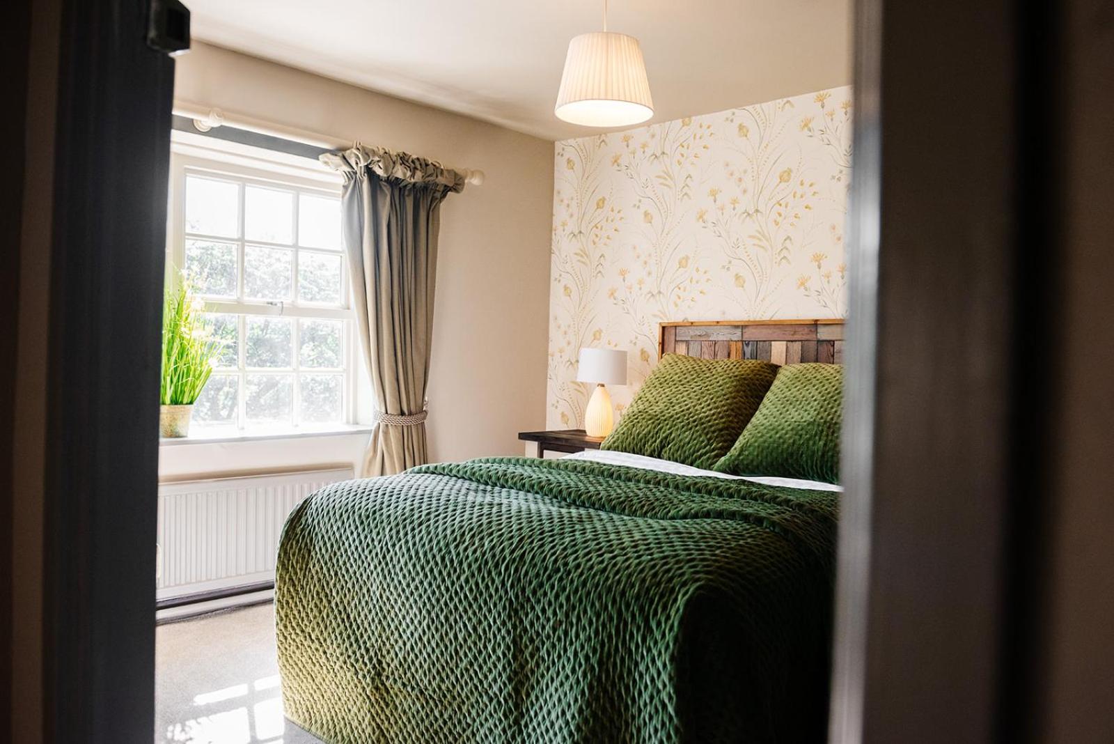 Double Room with Private Bathroom - Photo 9