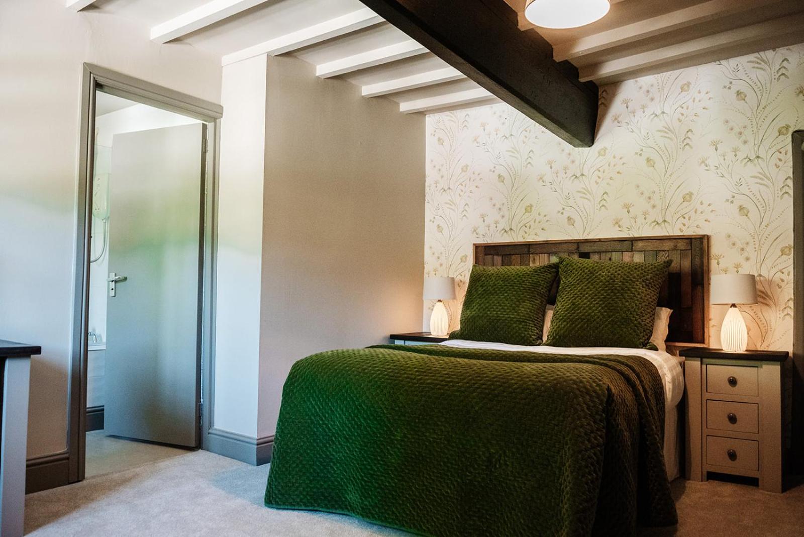 Double Room with Private Bathroom - Photo 11