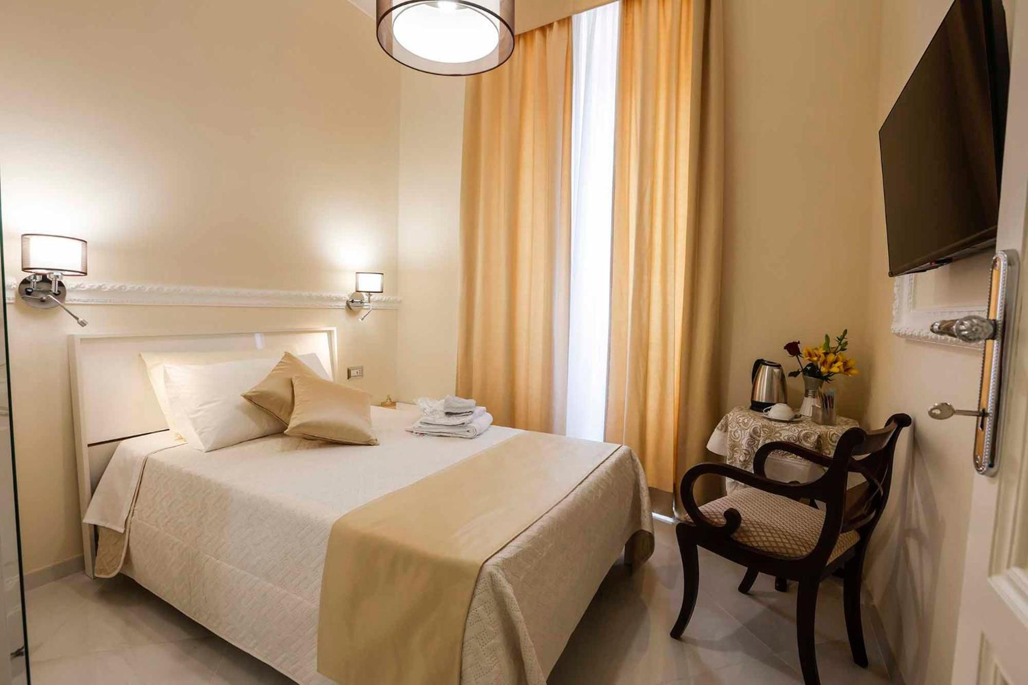 Single Room with Private External Bathroom