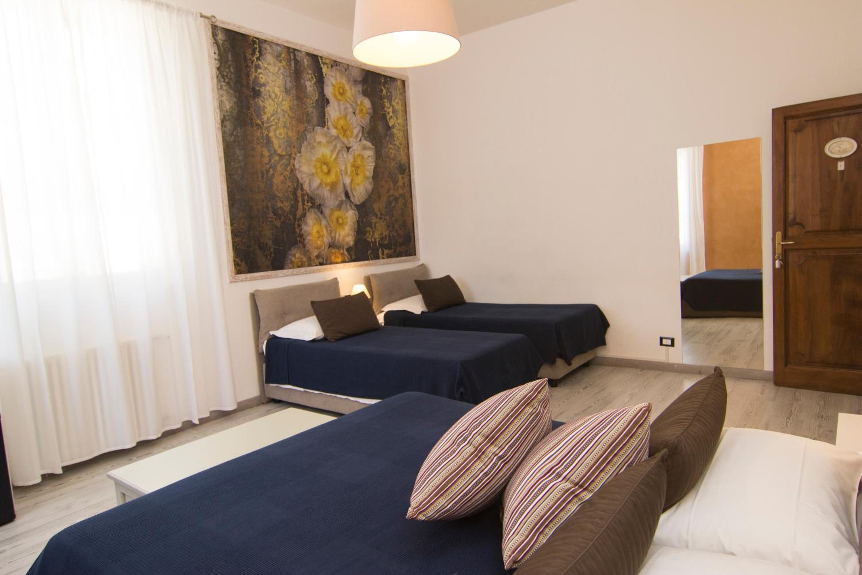 Classic Quadruple Room photo 2