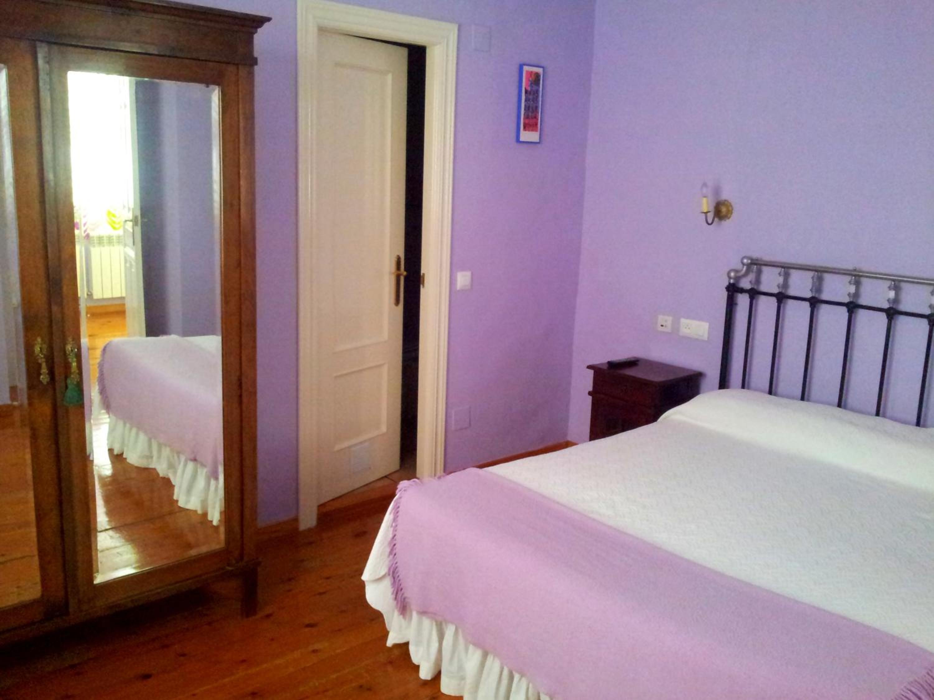 Twin Room with Bathroom photo 2