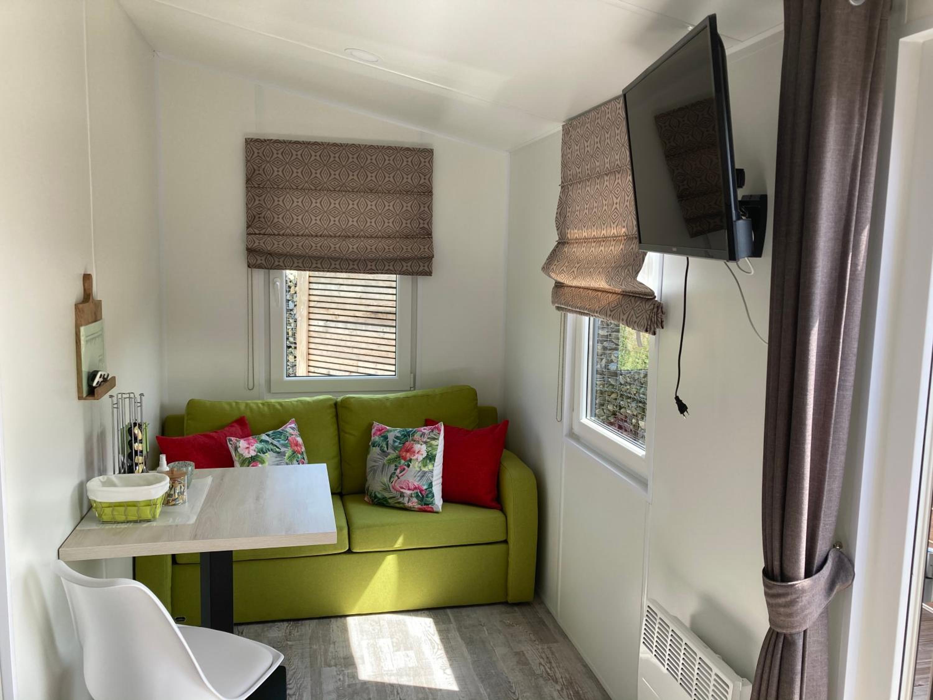 One-Bedroom Apartment - Photo 2