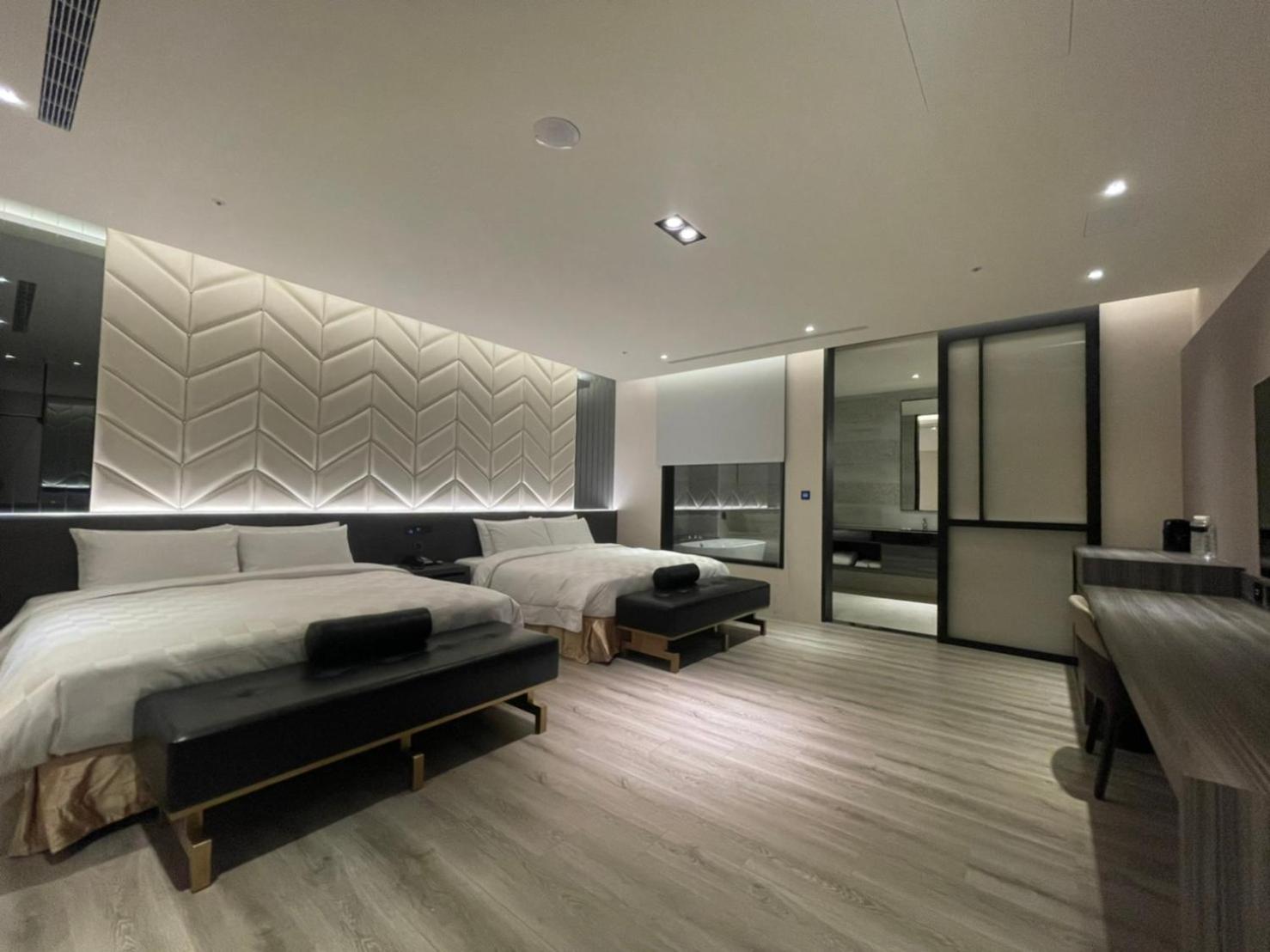 Standard Quadruple Room - Photo 13