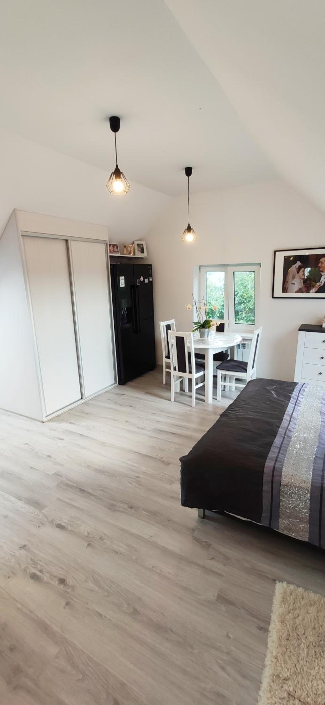 Three-Bedroom House photo 3