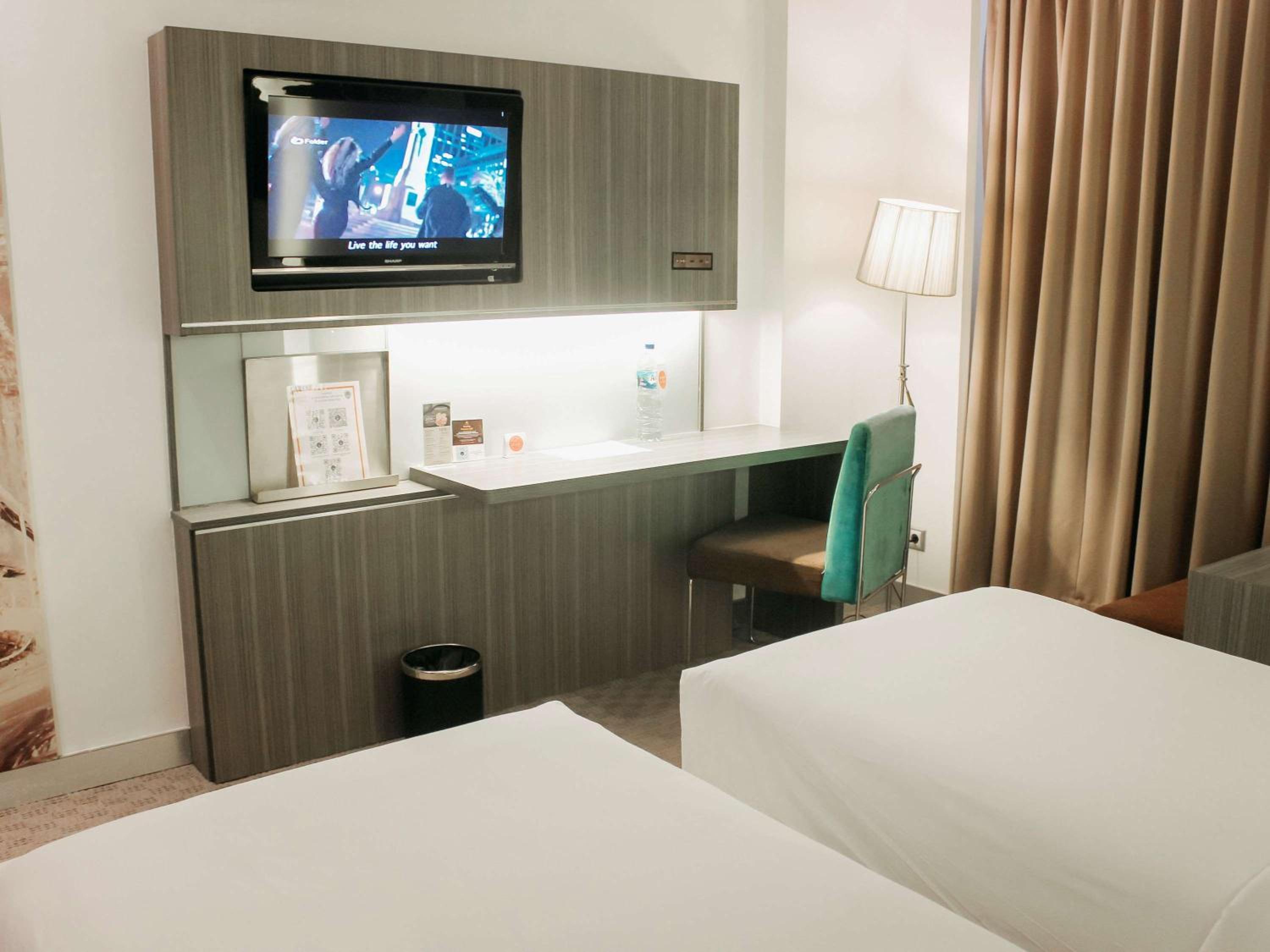Standard Twin Room - Photo 11