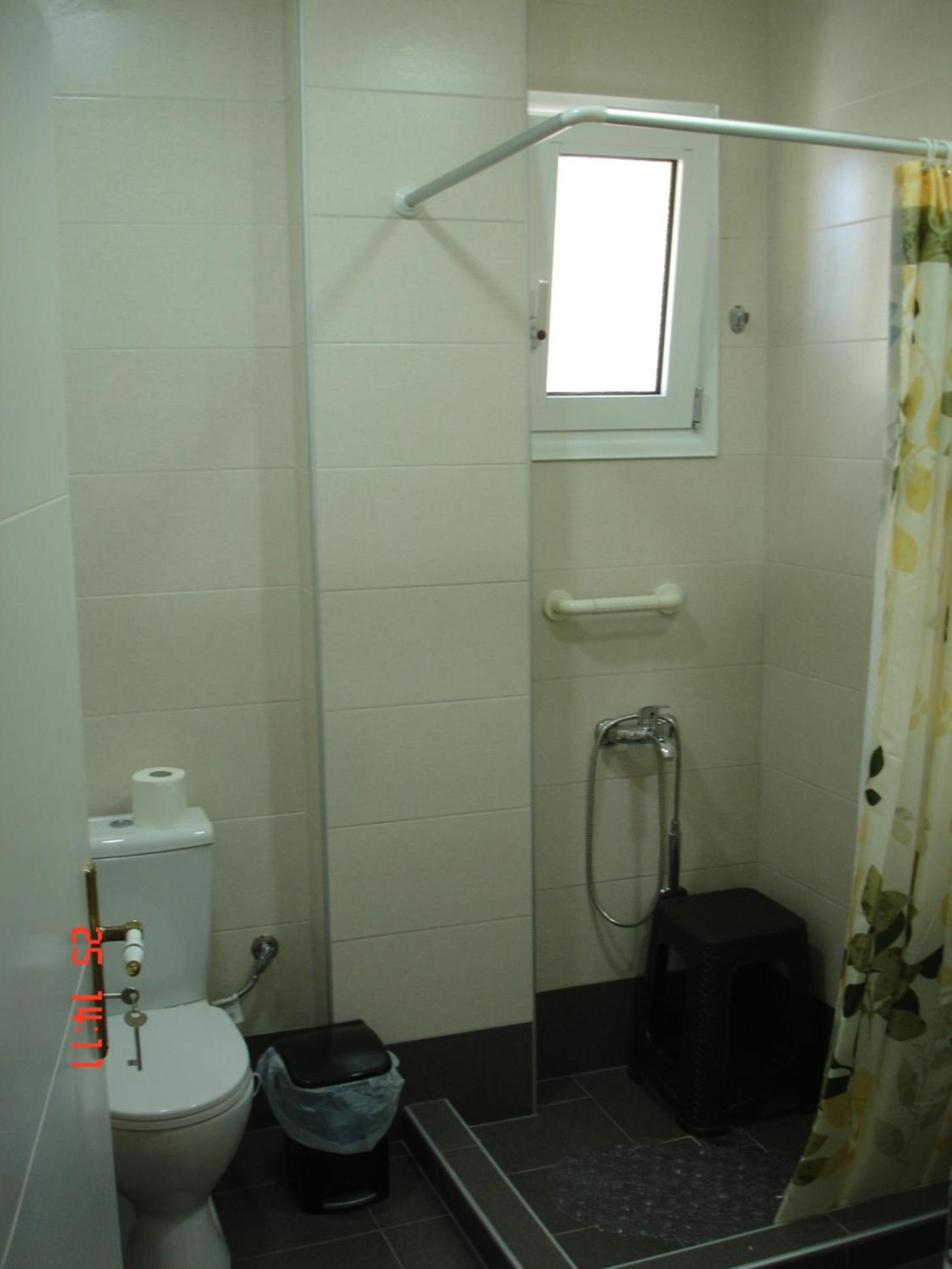 Double or Twin Room - Photo 3