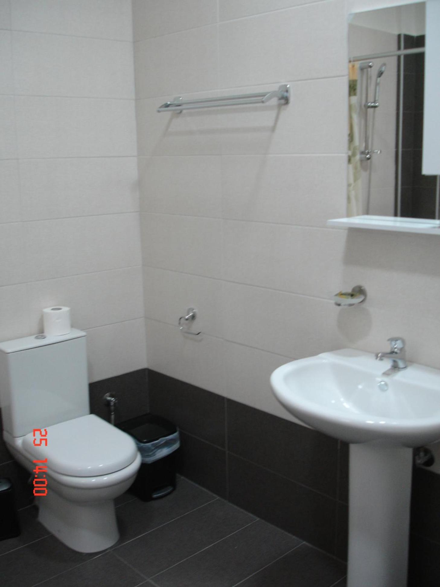 Deluxe Room - Photo 8