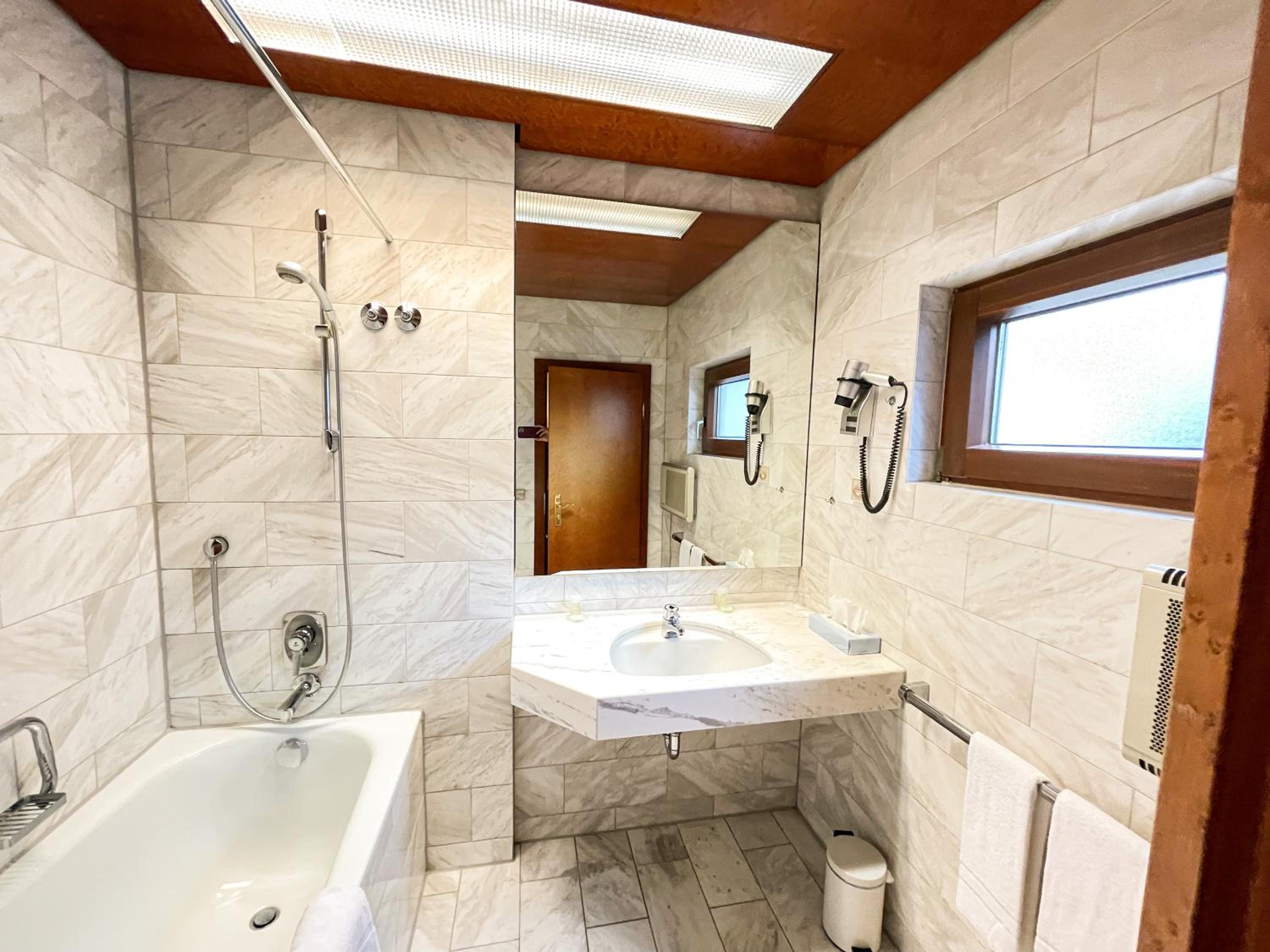 Economy Double Room - Photo 6