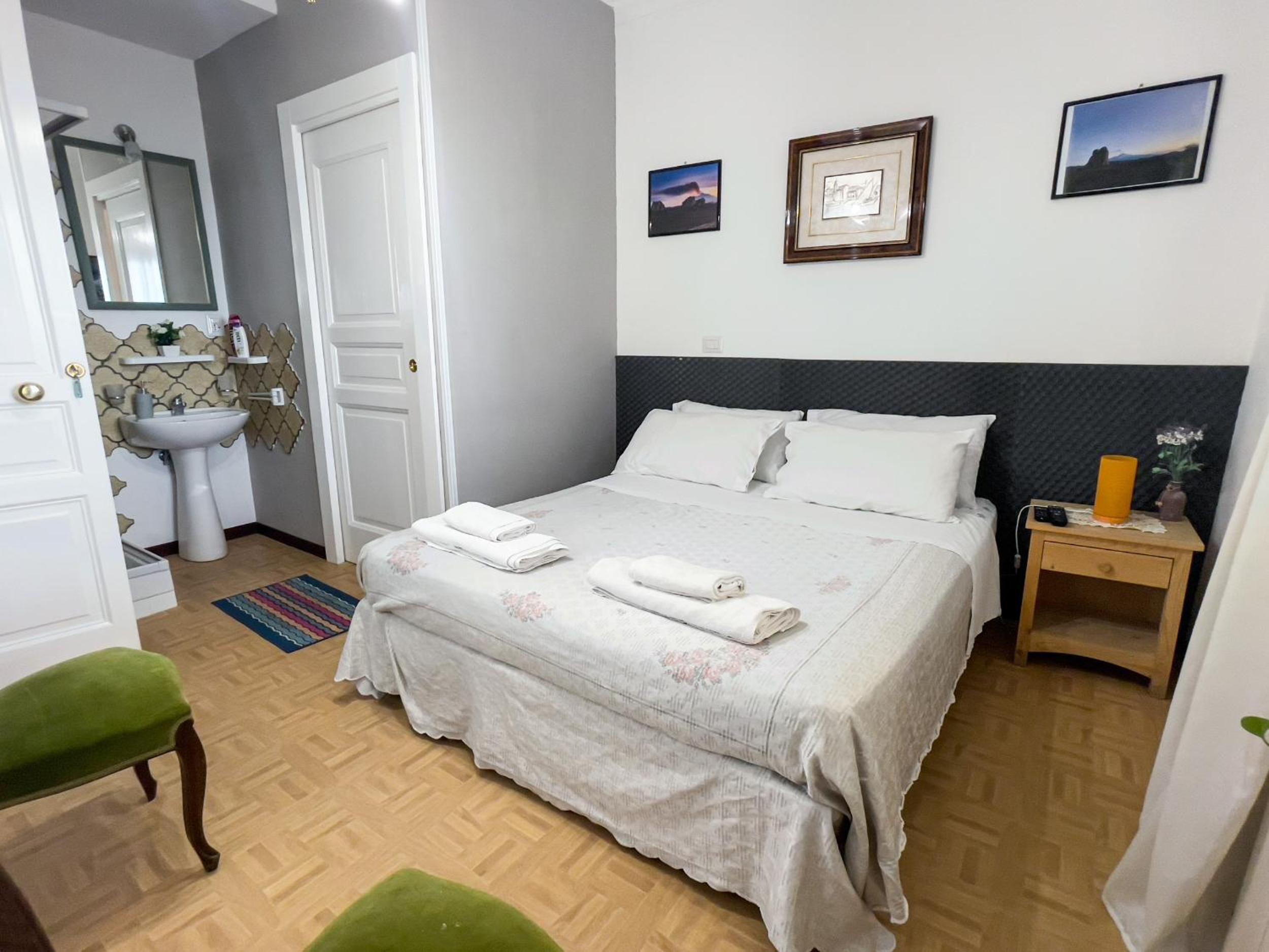 Double or Twin Room - Photo 2