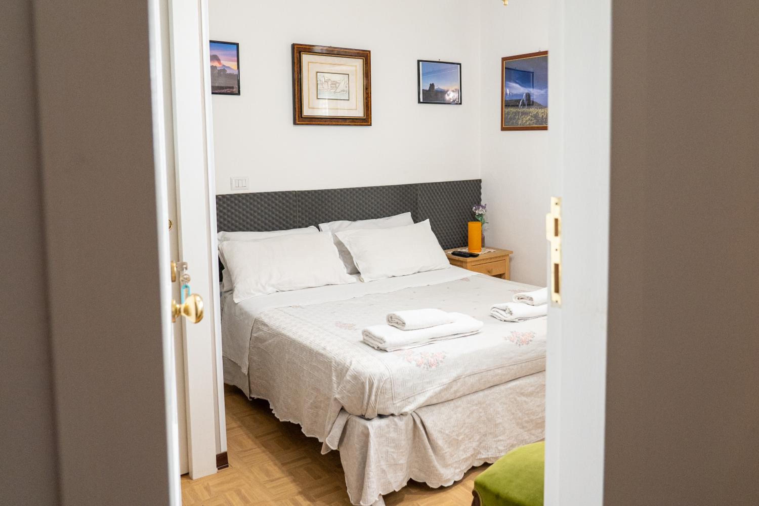 Double or Twin Room - Photo 1