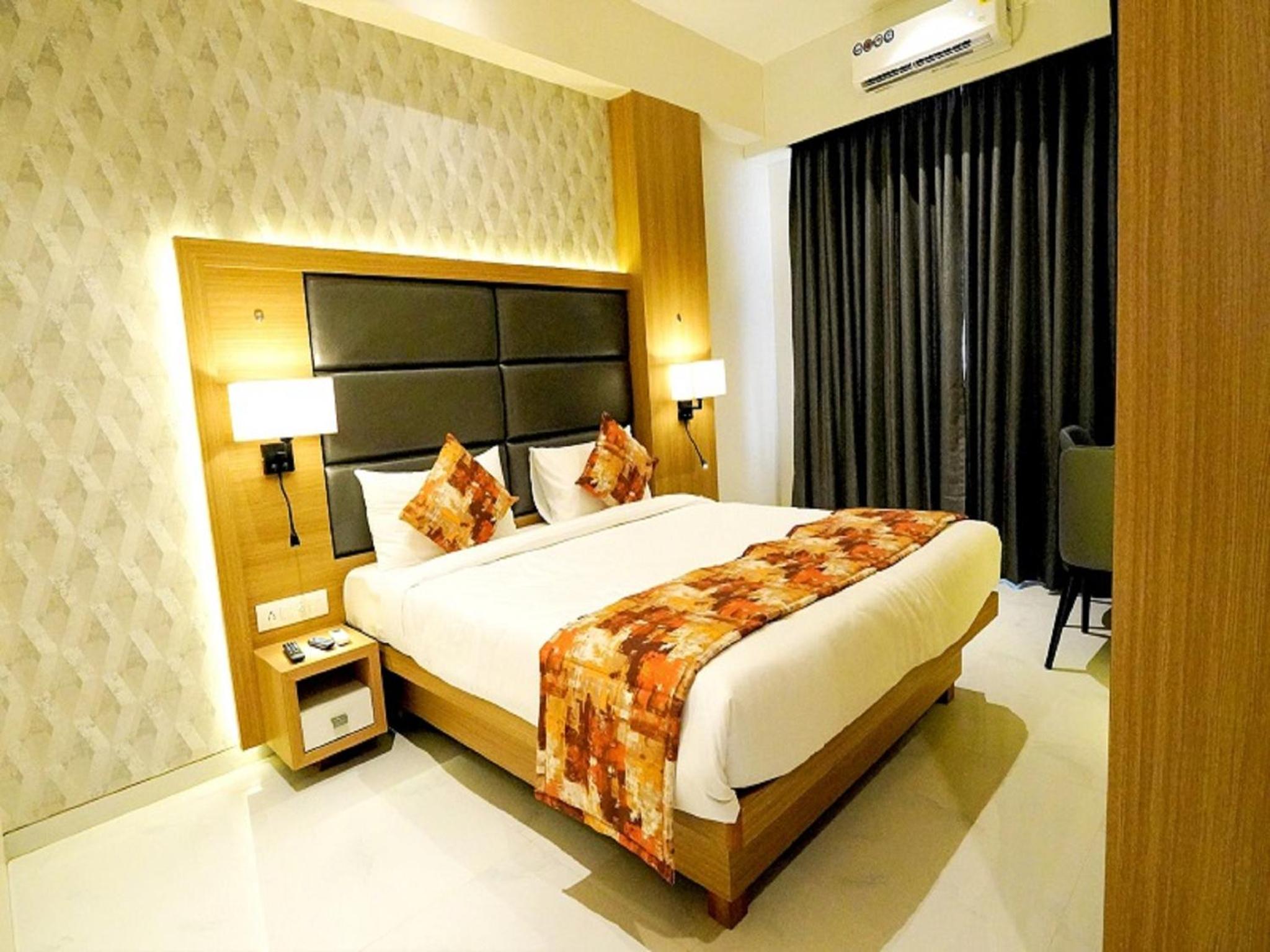 Deluxe Room - Photo 2