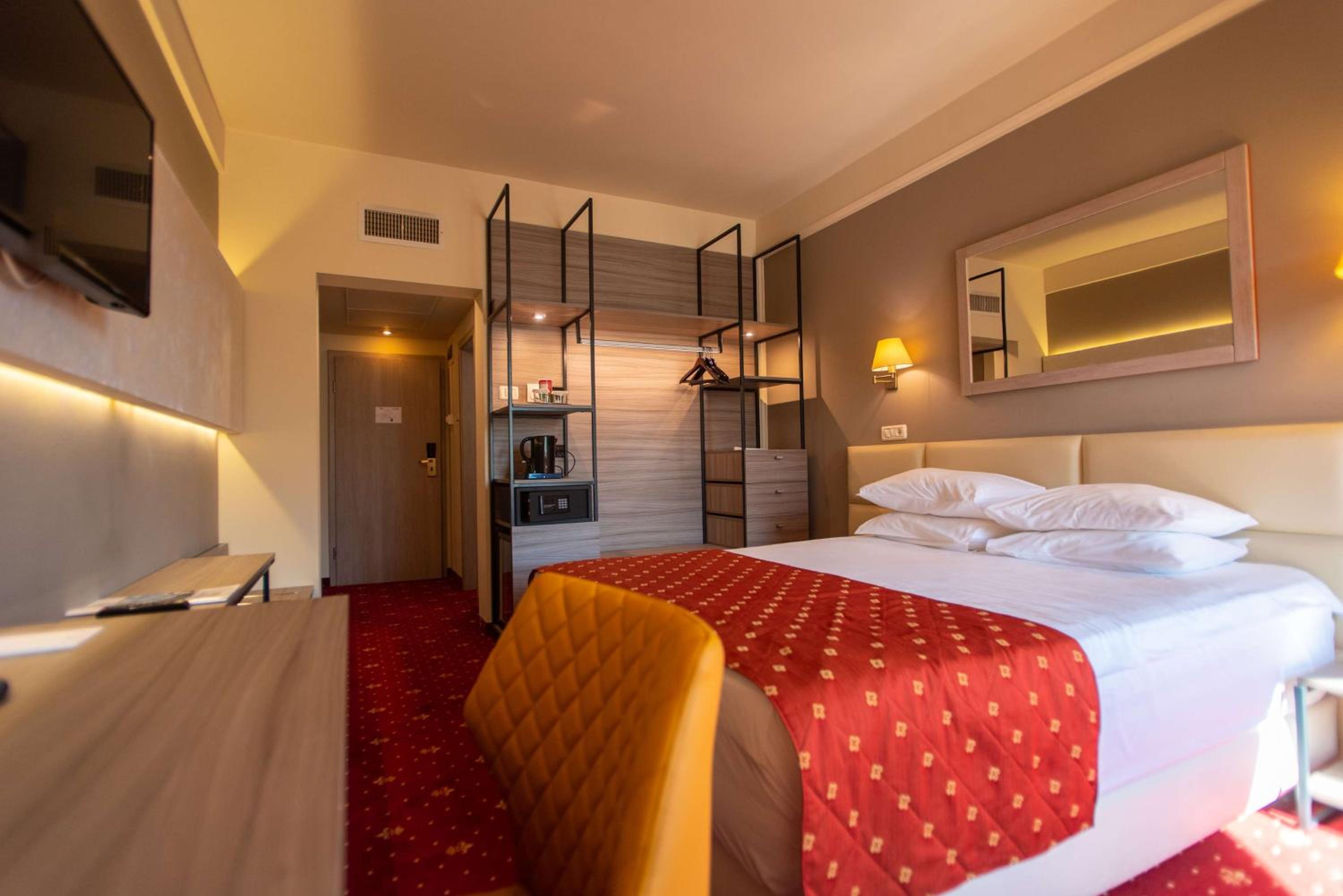 King Room - Photo 9