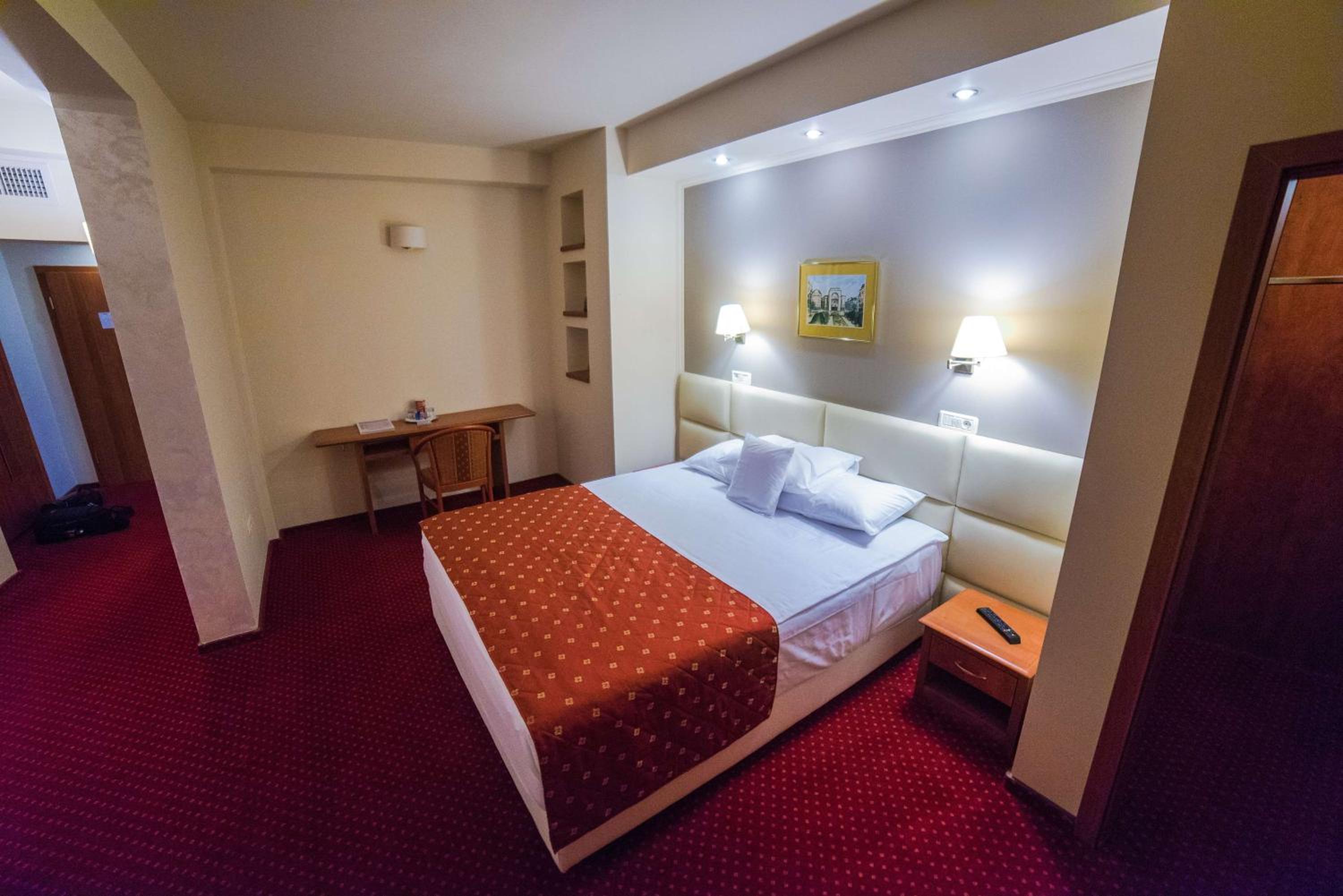 King Suite - Photo 12