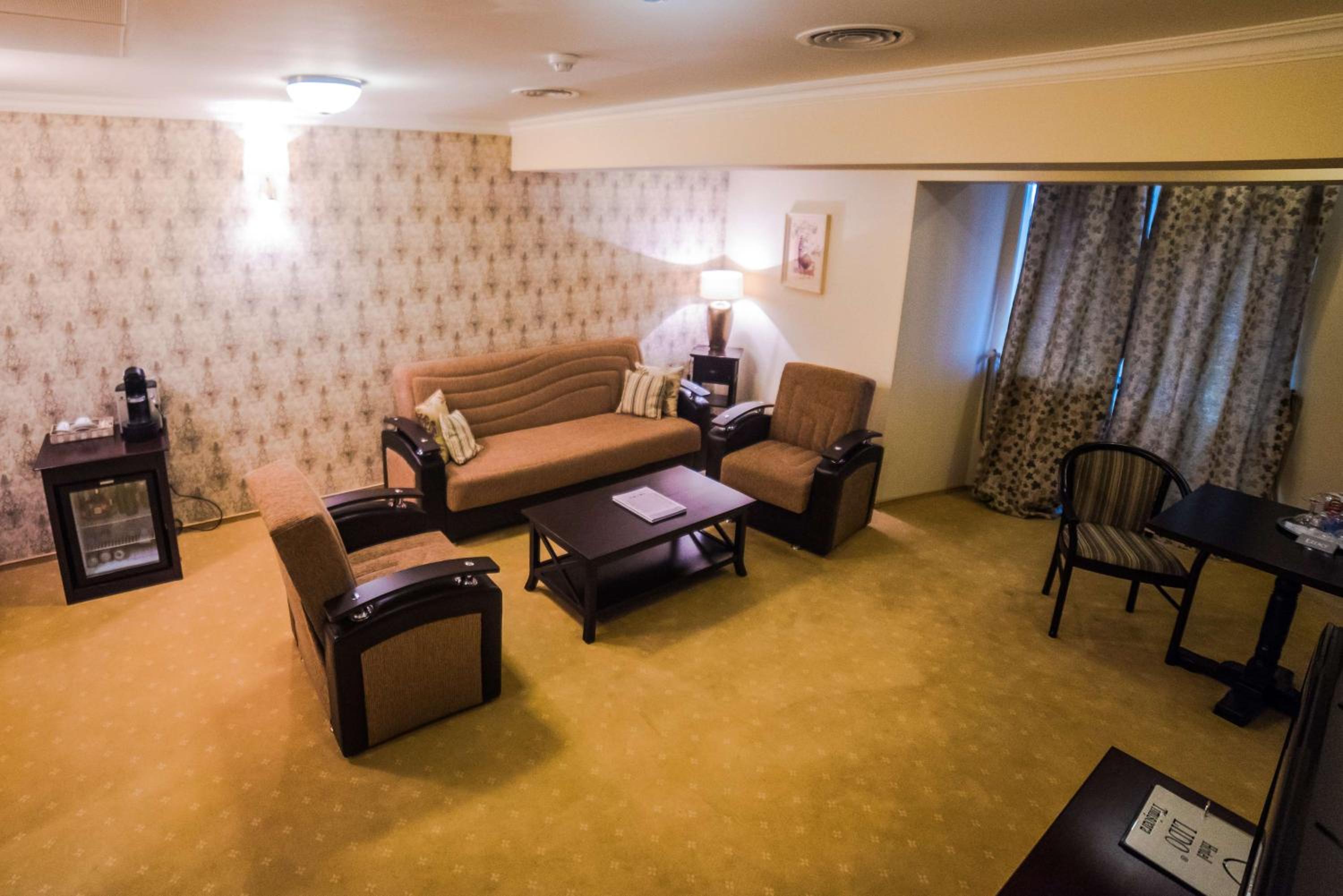 Apartment with King Bed and Sofa Bed - Non-Smoking photo 2