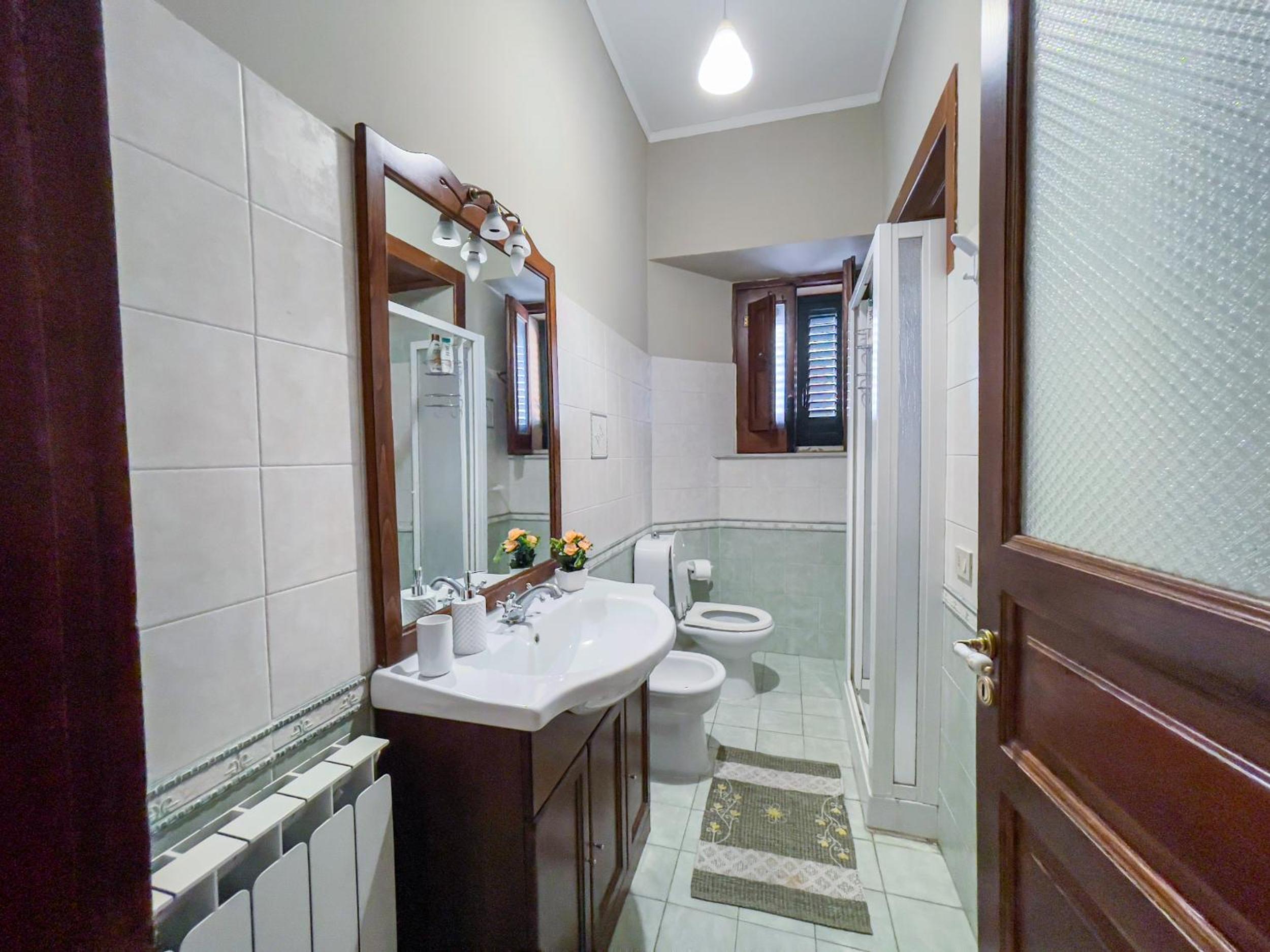 Deluxe Double Room with Extra Bed - Photo 5
