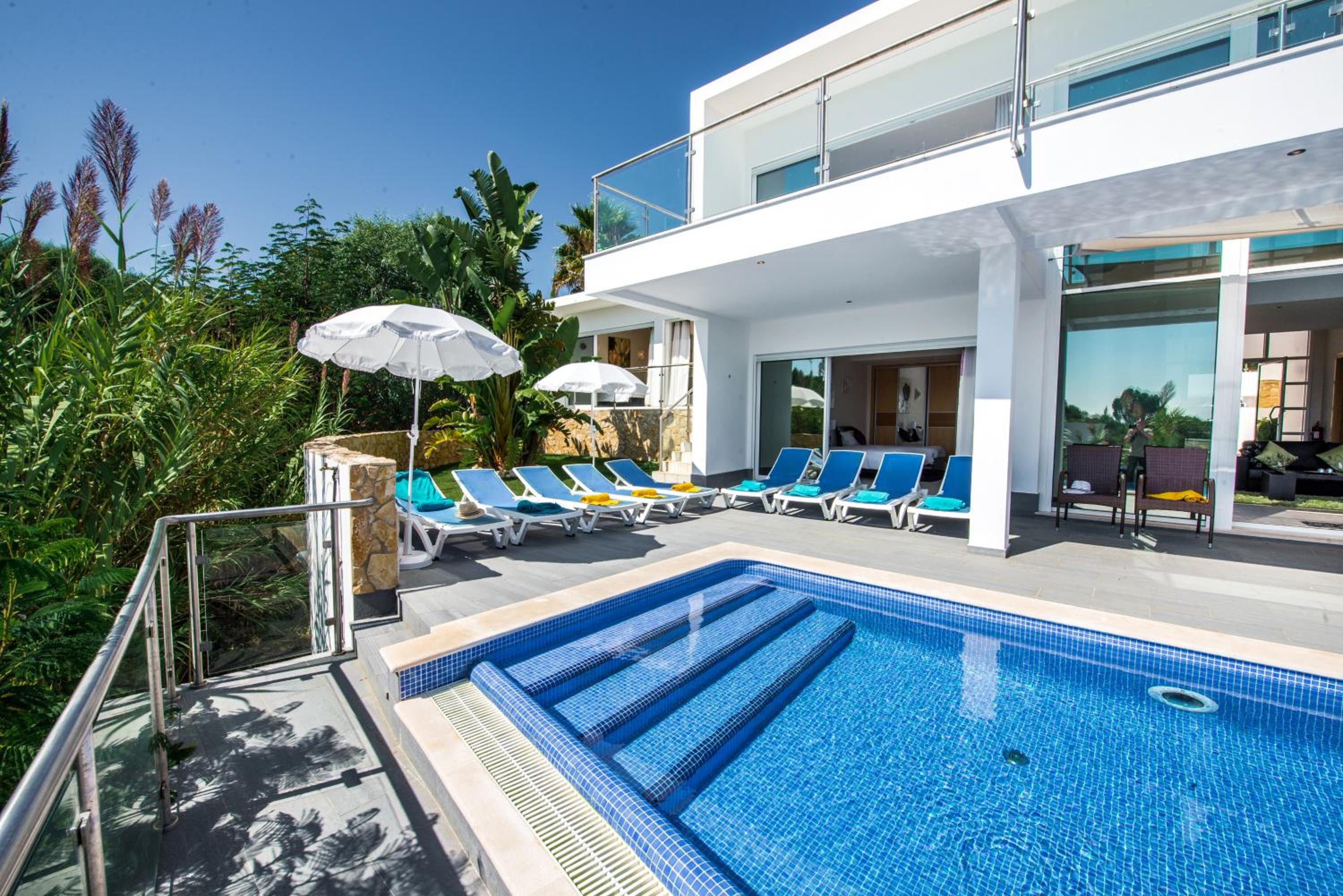 Villa with Sea View photo 2