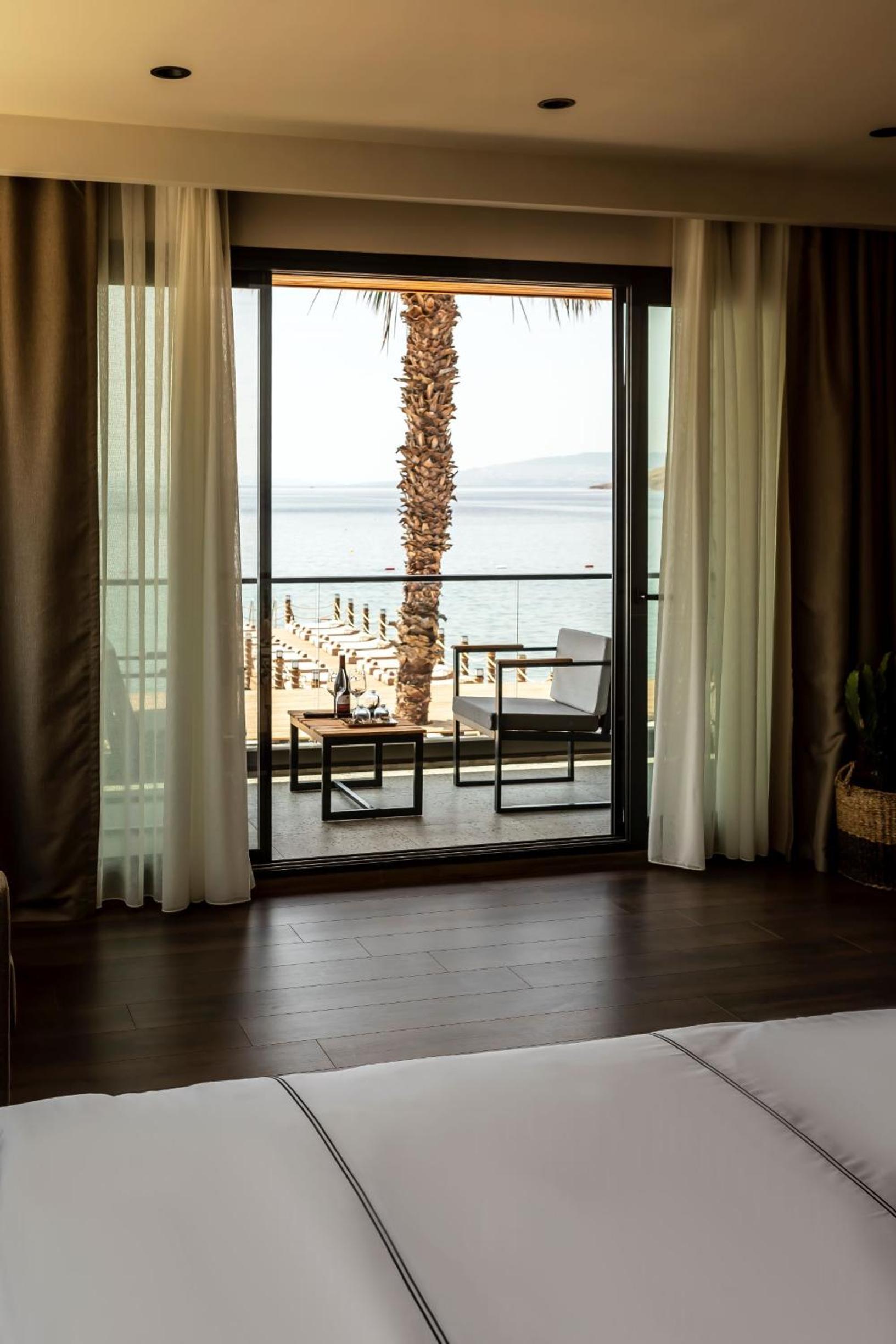 Suite with Sea View - Photo 10
