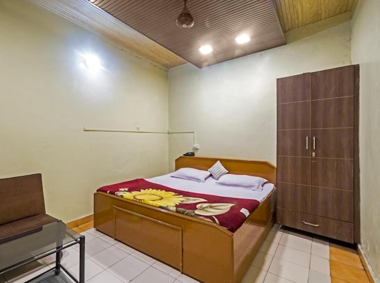 Budget Double Room photo 3