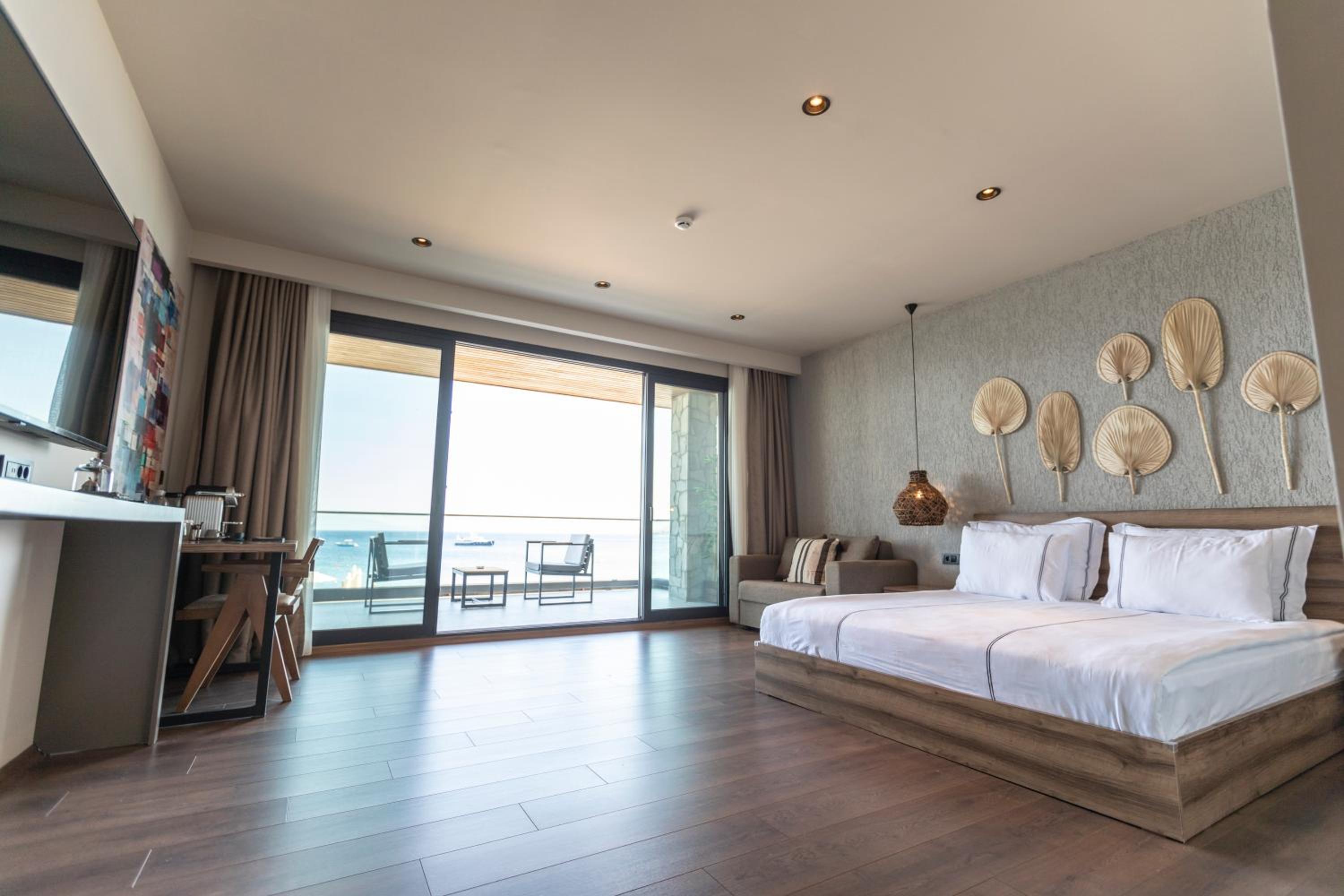 Suite with Sea View - Photo 12