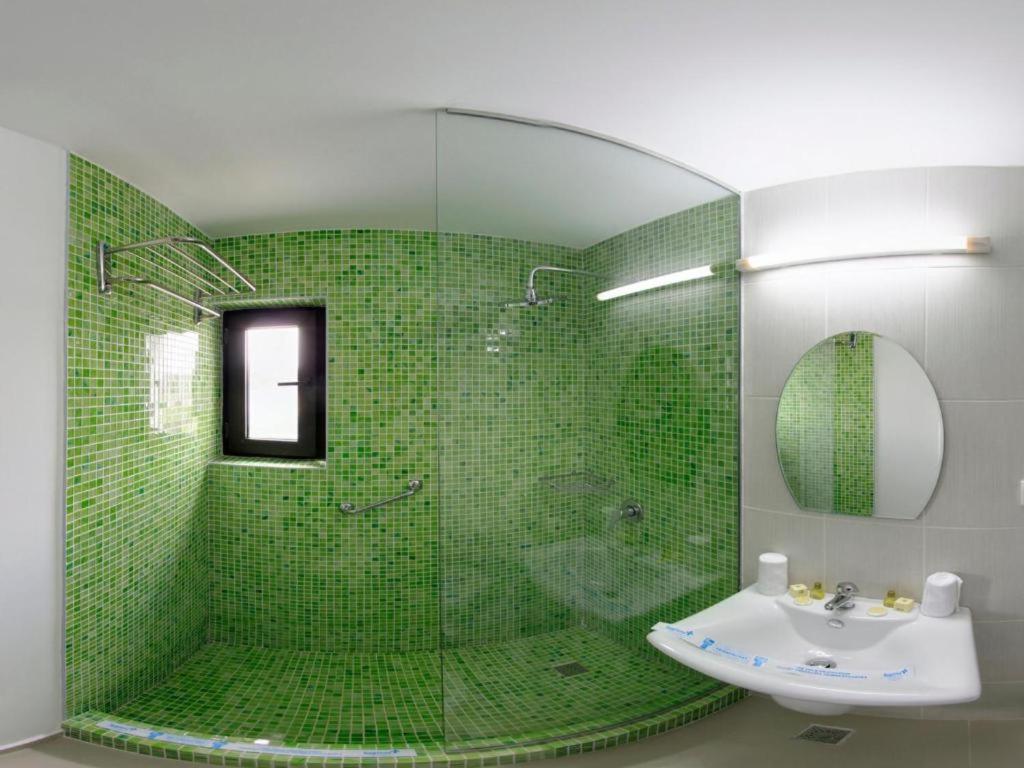Double or Twin Room with Balcony and Sea View