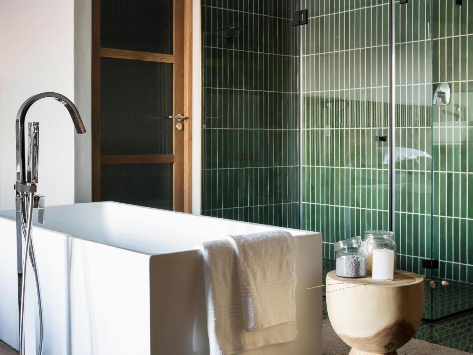 Luxury King Room - Photo 4