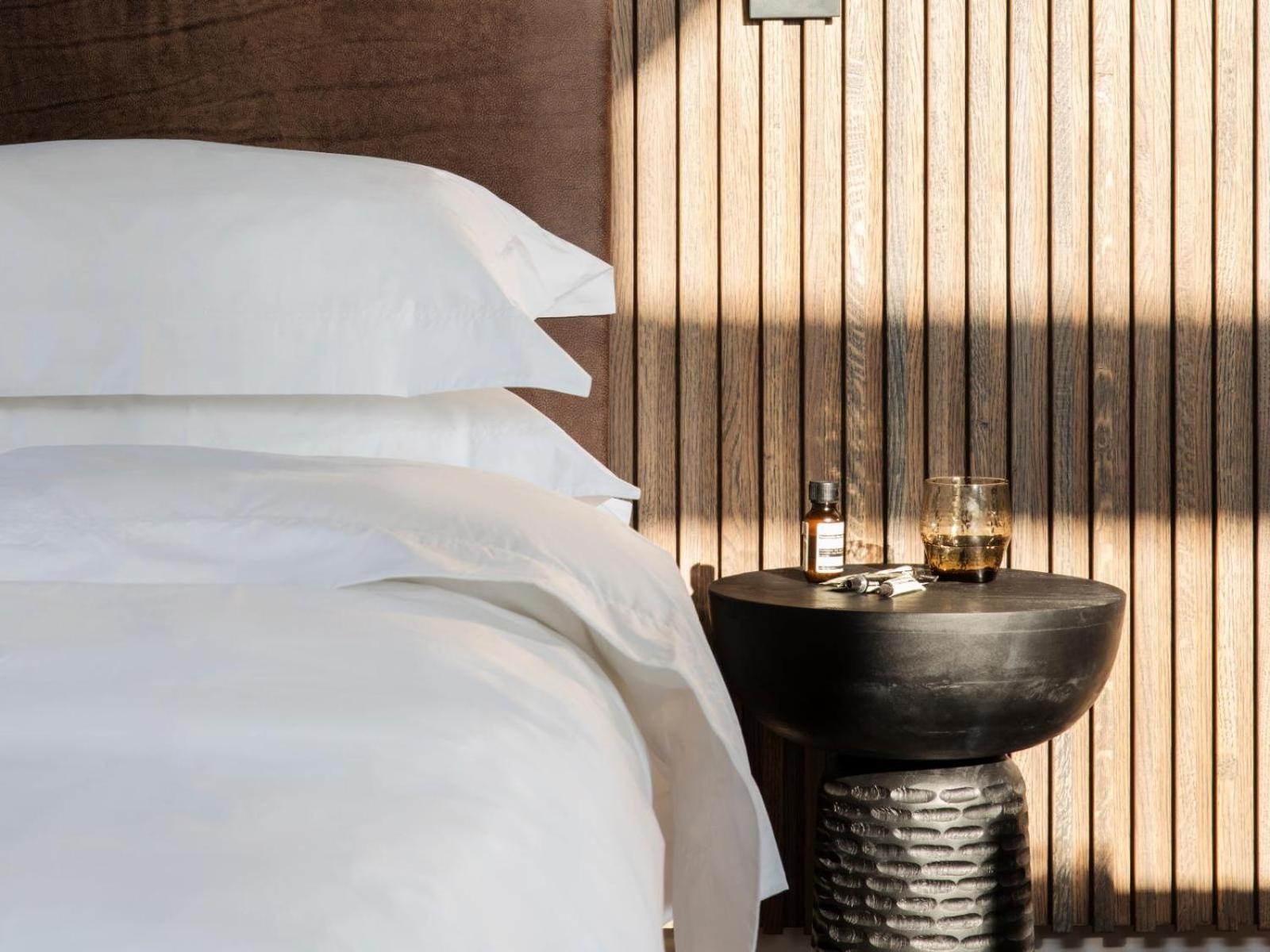 Luxury King Room - Photo 5