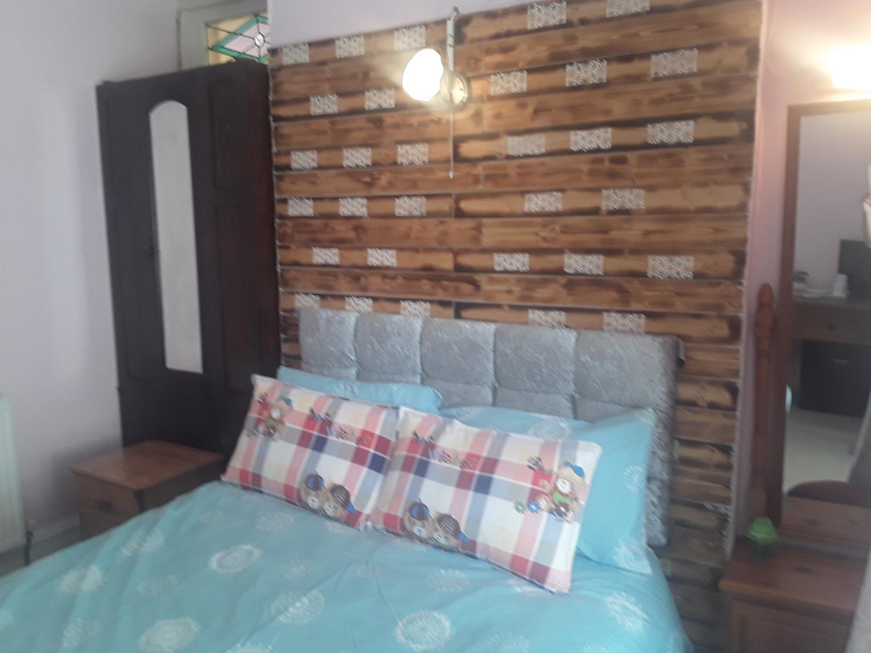 Deluxe Double Room (2 Adults + 1 Child) - Photo 3